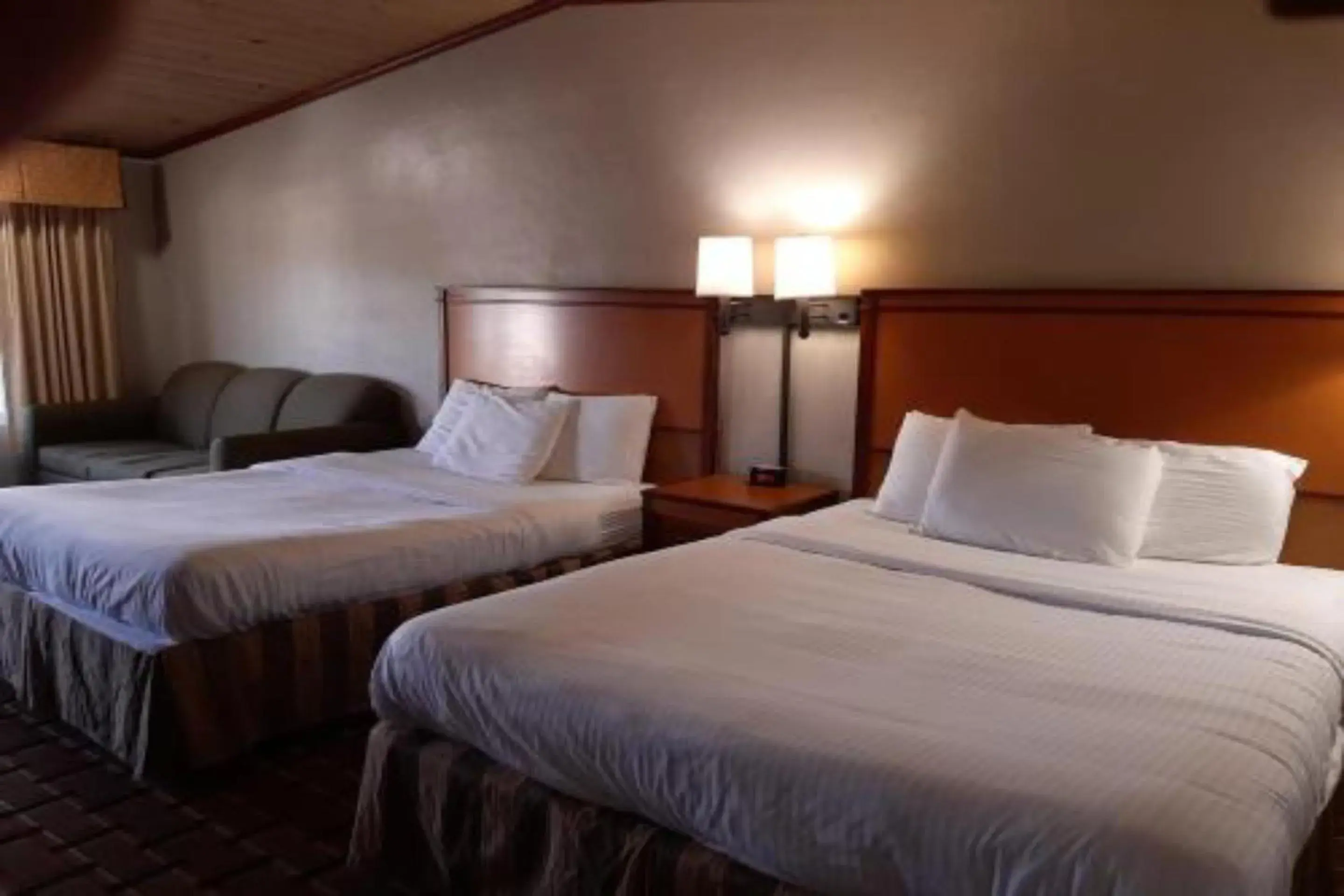 Superior Queen Room with Two Queen Beds in Anchor Bay Inn near Winchester Bay Superior Queen Room with Two Queen Beds in Anchor Bay Inn near Winchester Bay