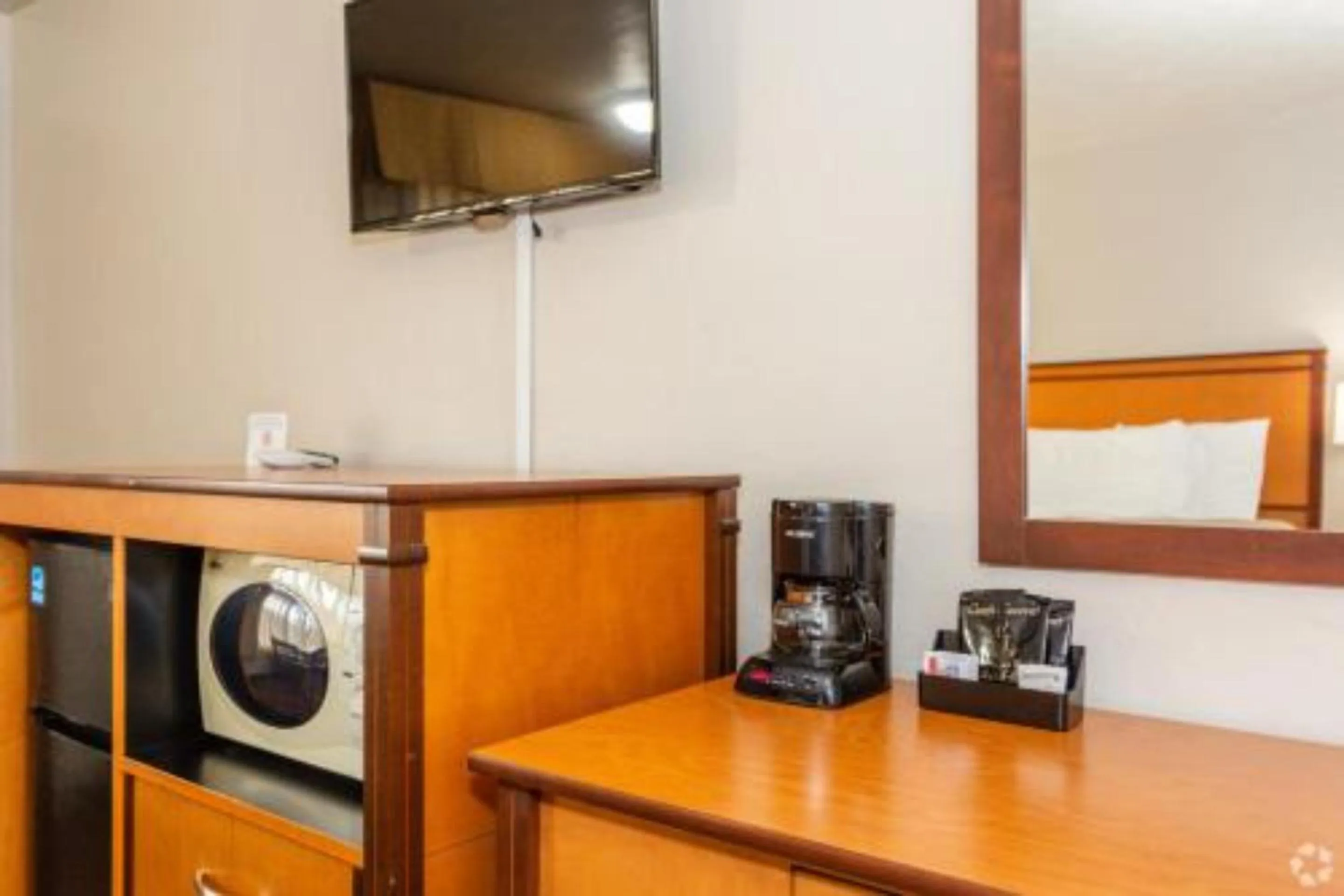 Area and facilities in Anchor Bay Inn near Winchester Bay