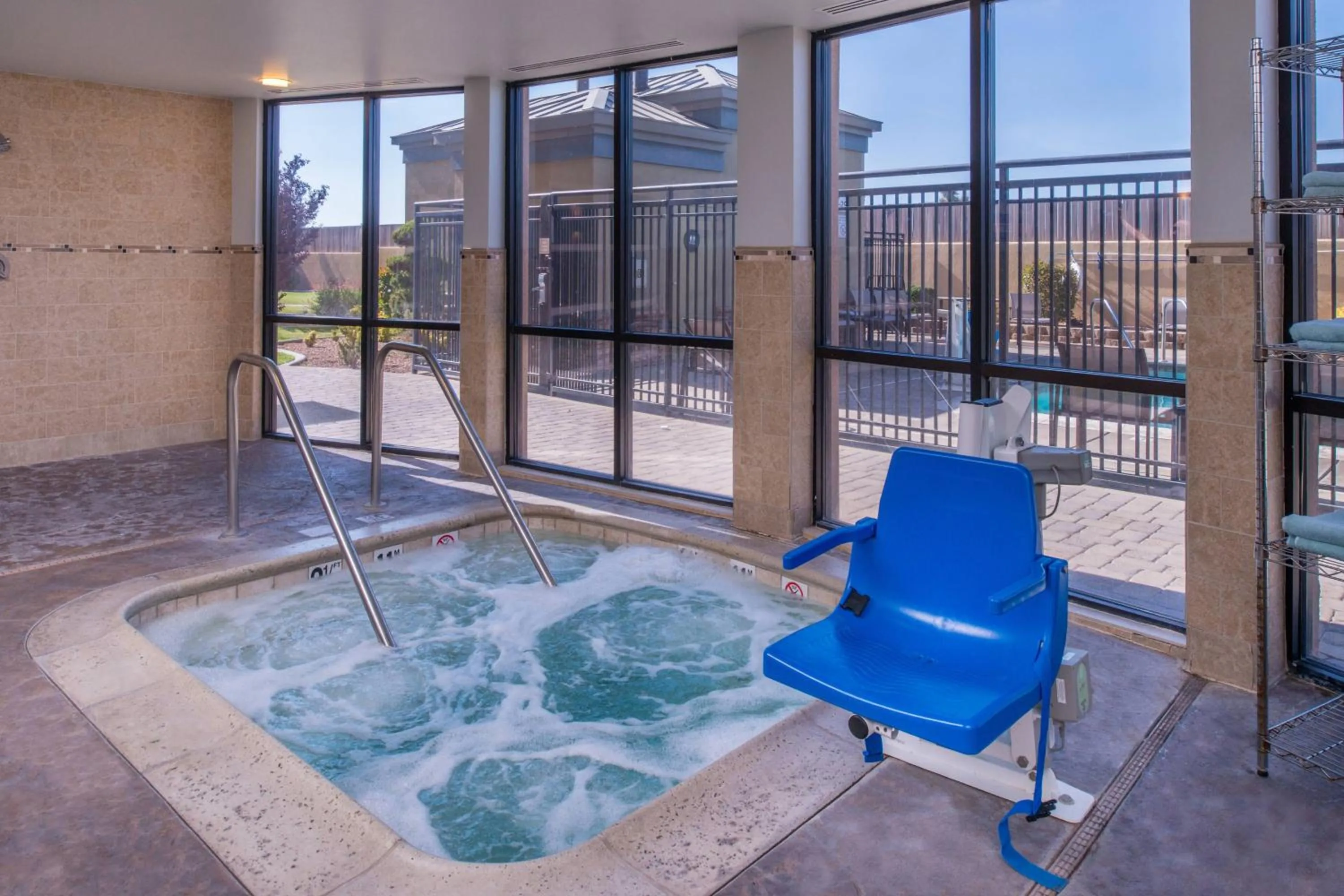 Fitness centre/facilities in Courtyard by Marriott Victorville Hesperia