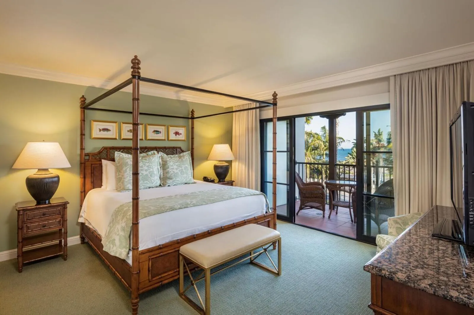 Bed in Santa Barbara Inn