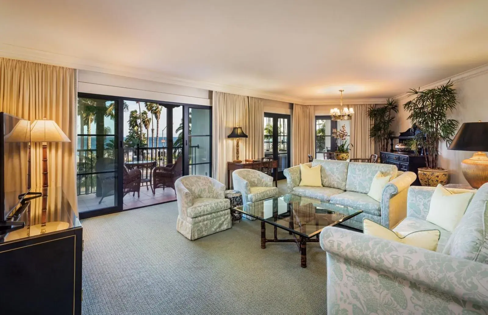 Anacapa King Suite in Santa Barbara Inn Anacapa King Suite in Santa Barbara Inn