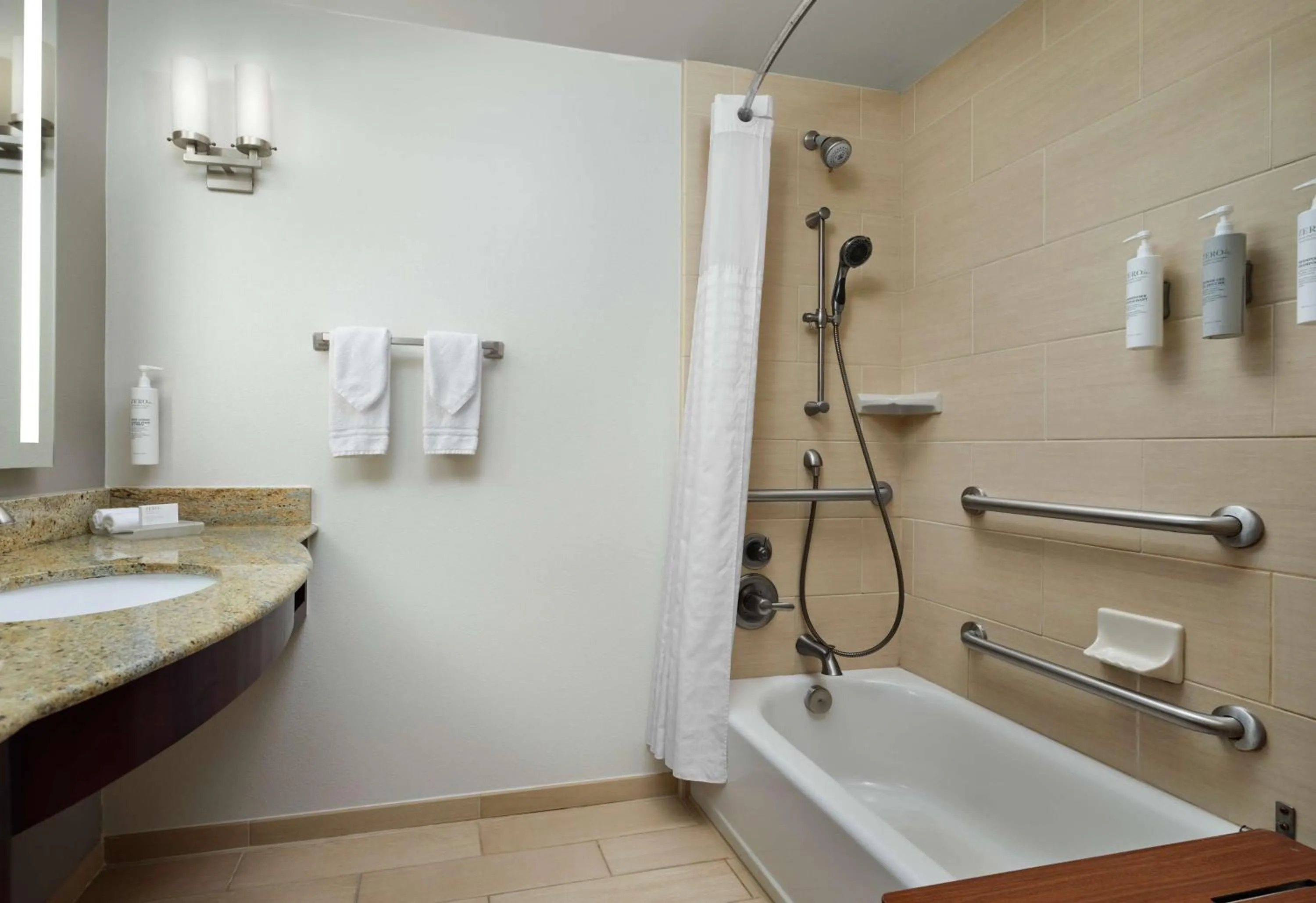 Bathroom in Hilton Garden Inn Shreveport Bossier City