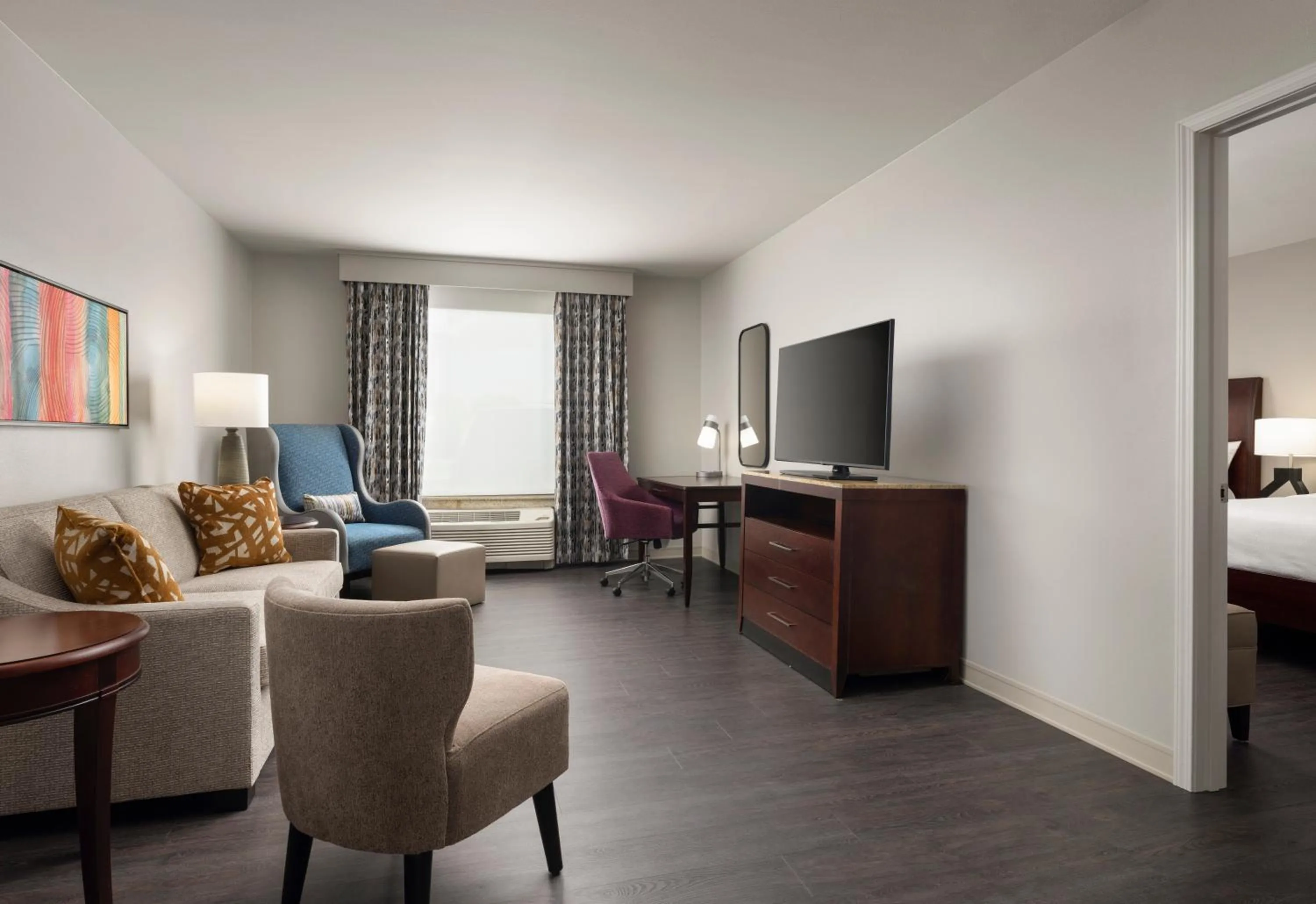 Communal lounge/ TV room, Bed in Hilton Garden Inn Shreveport Bossier City