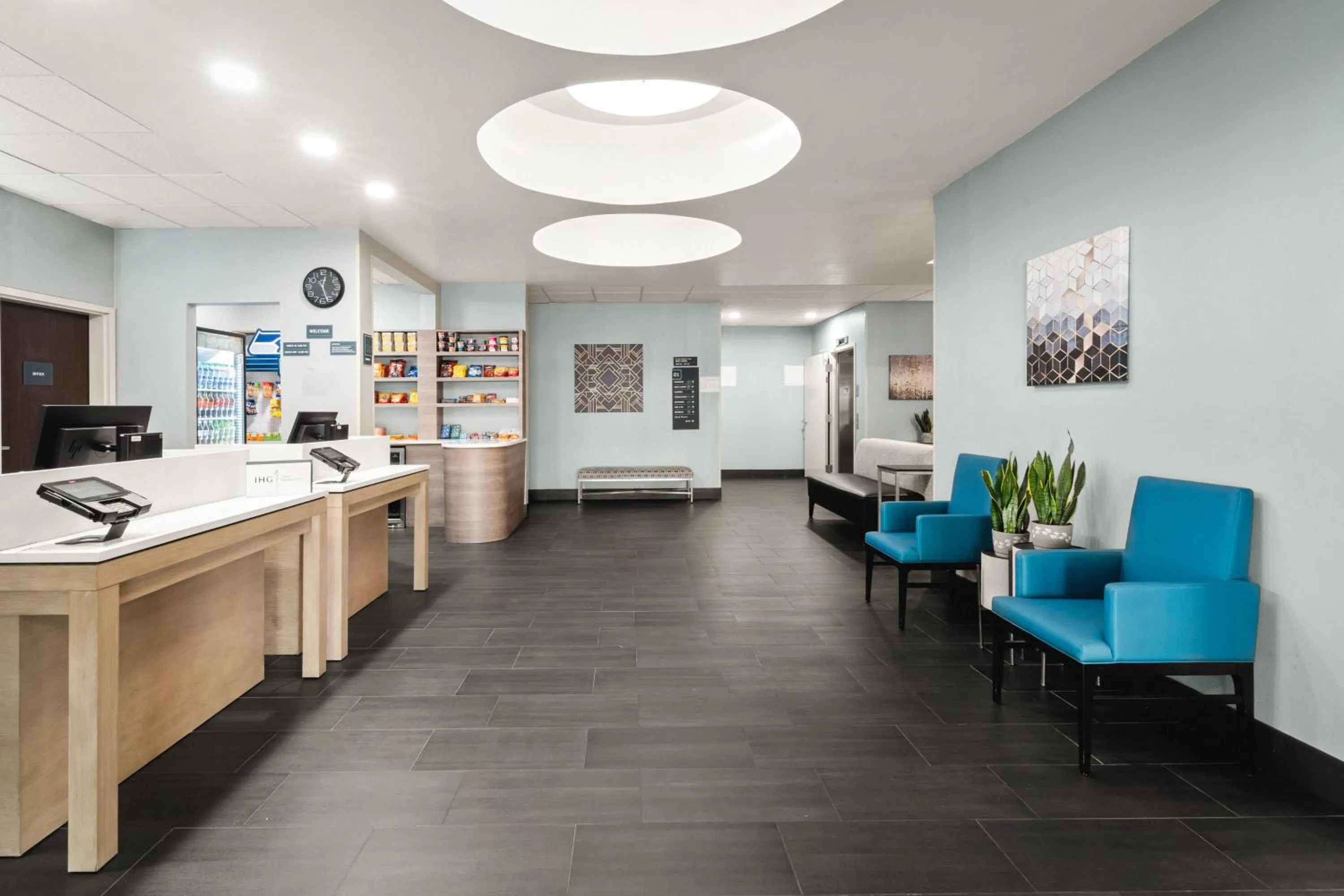 Property building in Holiday Inn & Suites Bothell an IHG Hotel