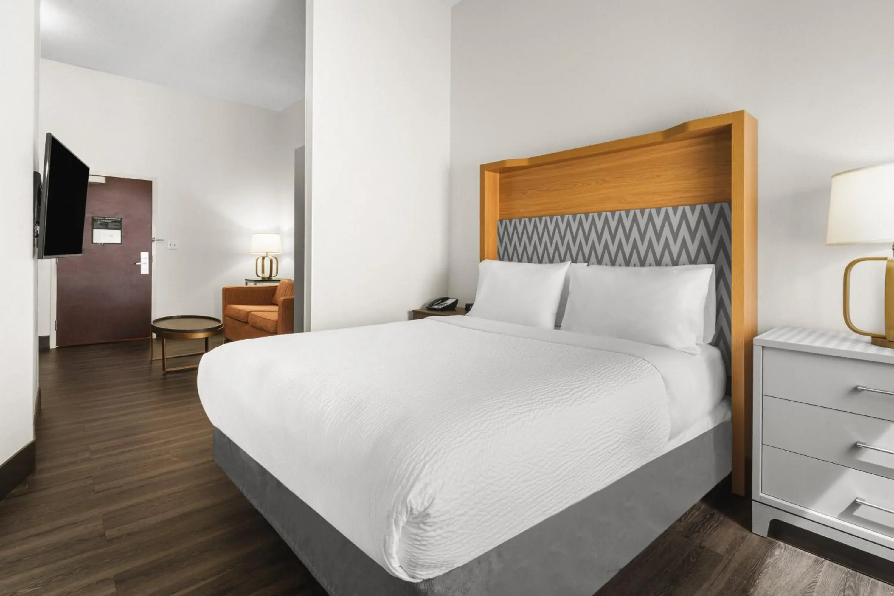 Standard Queen Room in Holiday Inn & Suites Bothell an IHG Hotel Standard Queen Room in Holiday Inn & Suites Bothell an IHG Hotel