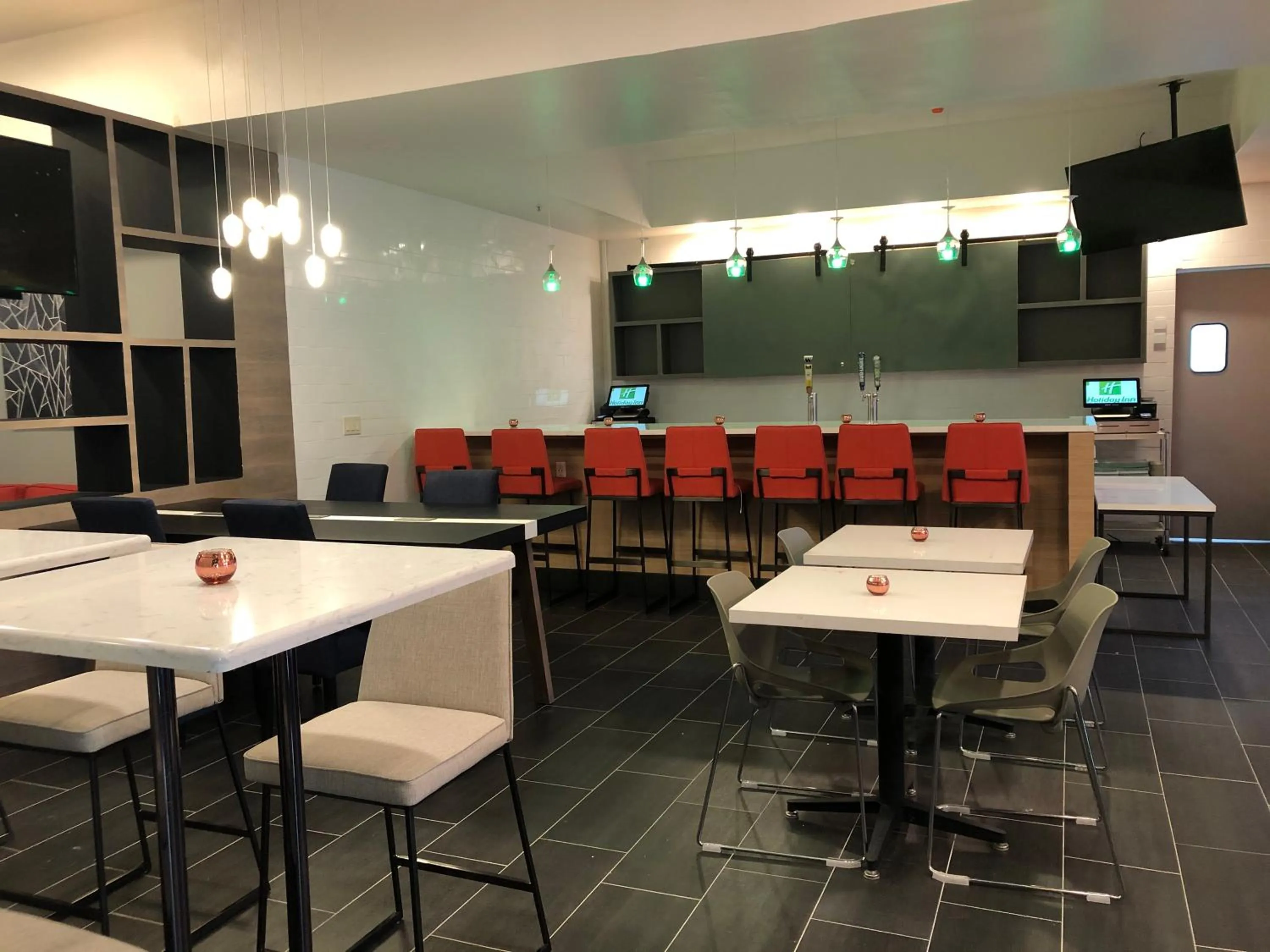 Restaurant/places to eat in Holiday Inn & Suites Bothell an IHG Hotel