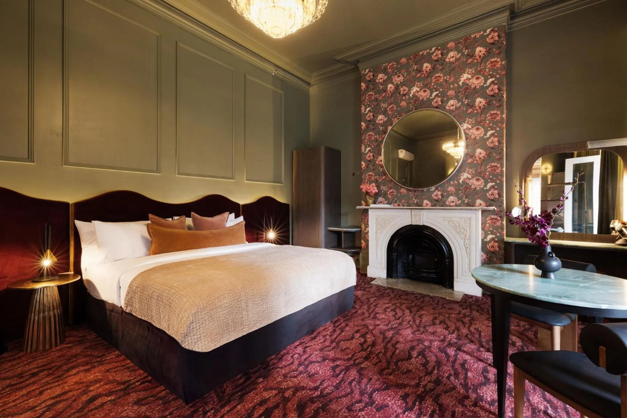 Bed in Medusa Hotel Sydney