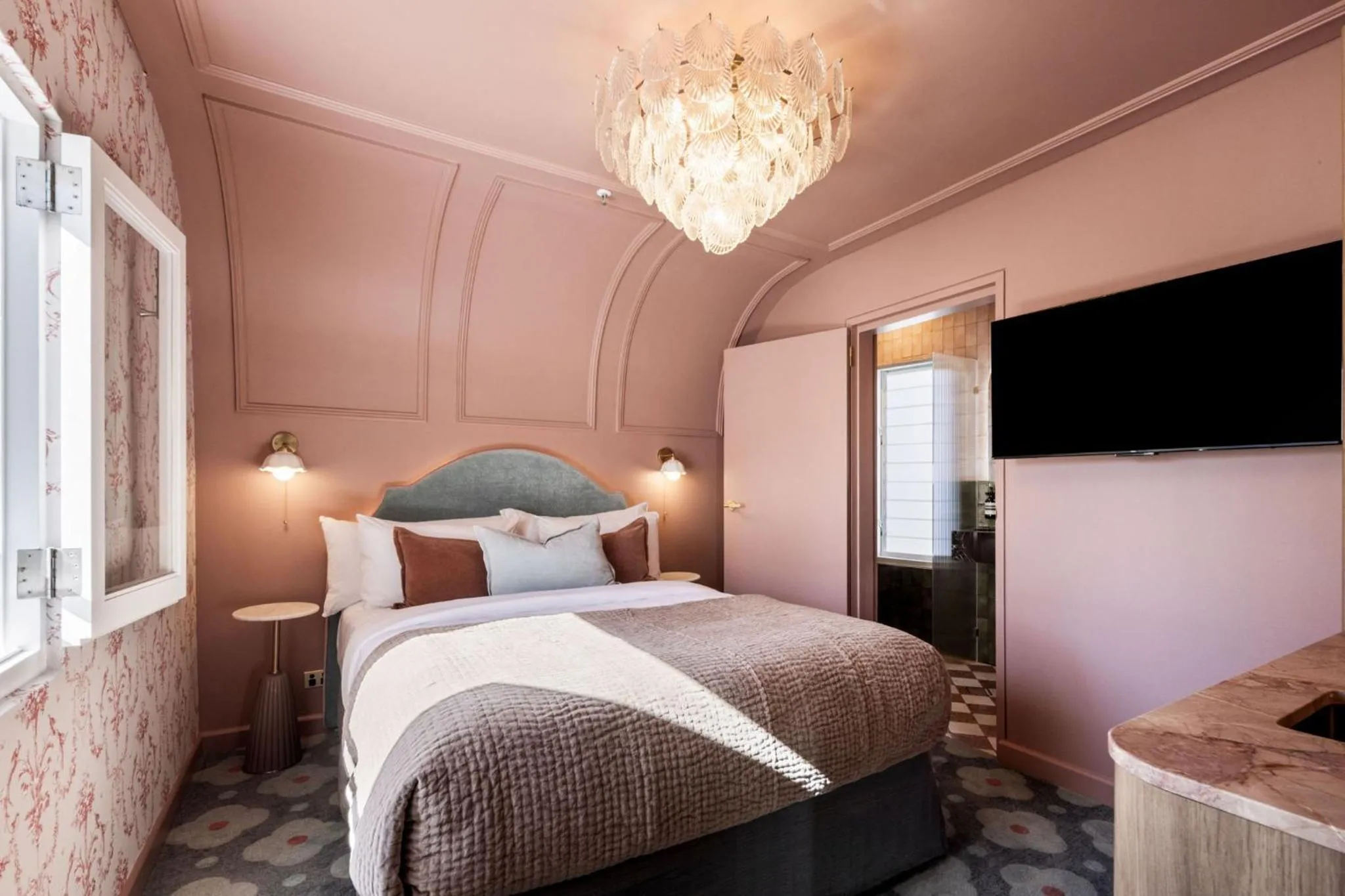 Bed in Medusa Hotel Sydney