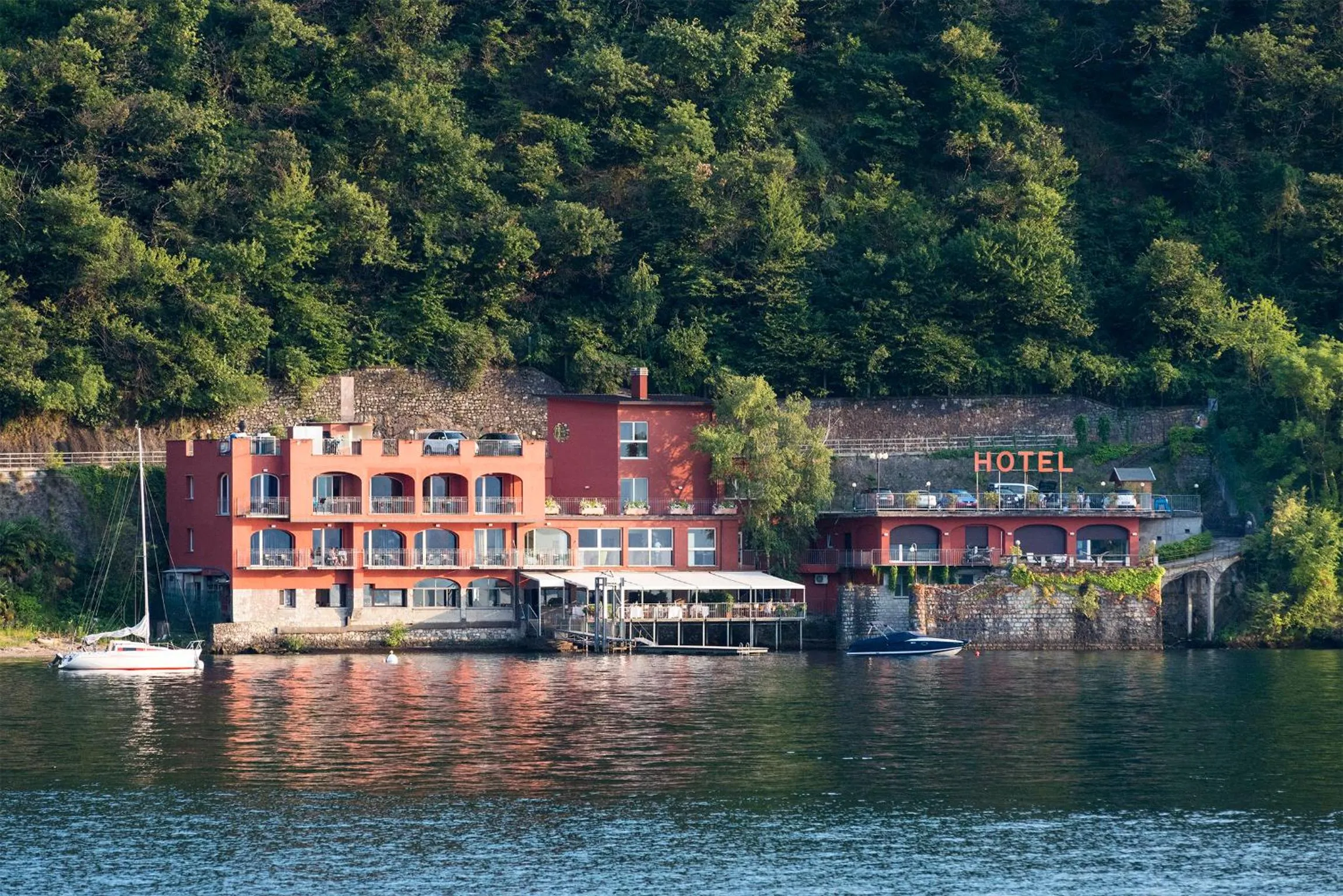 Property building in Il Porticciolo