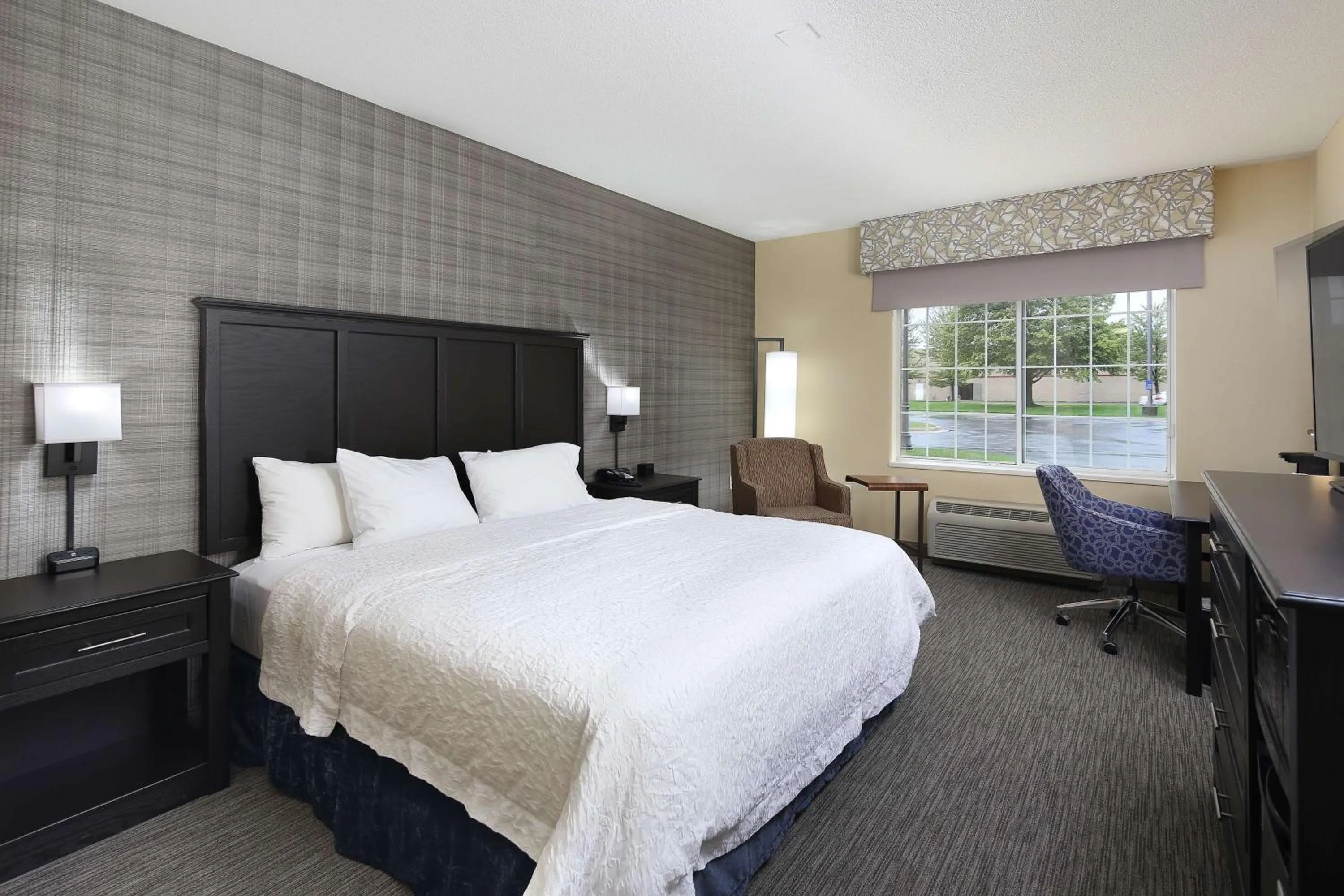 Bed in Hampton Inn Holland