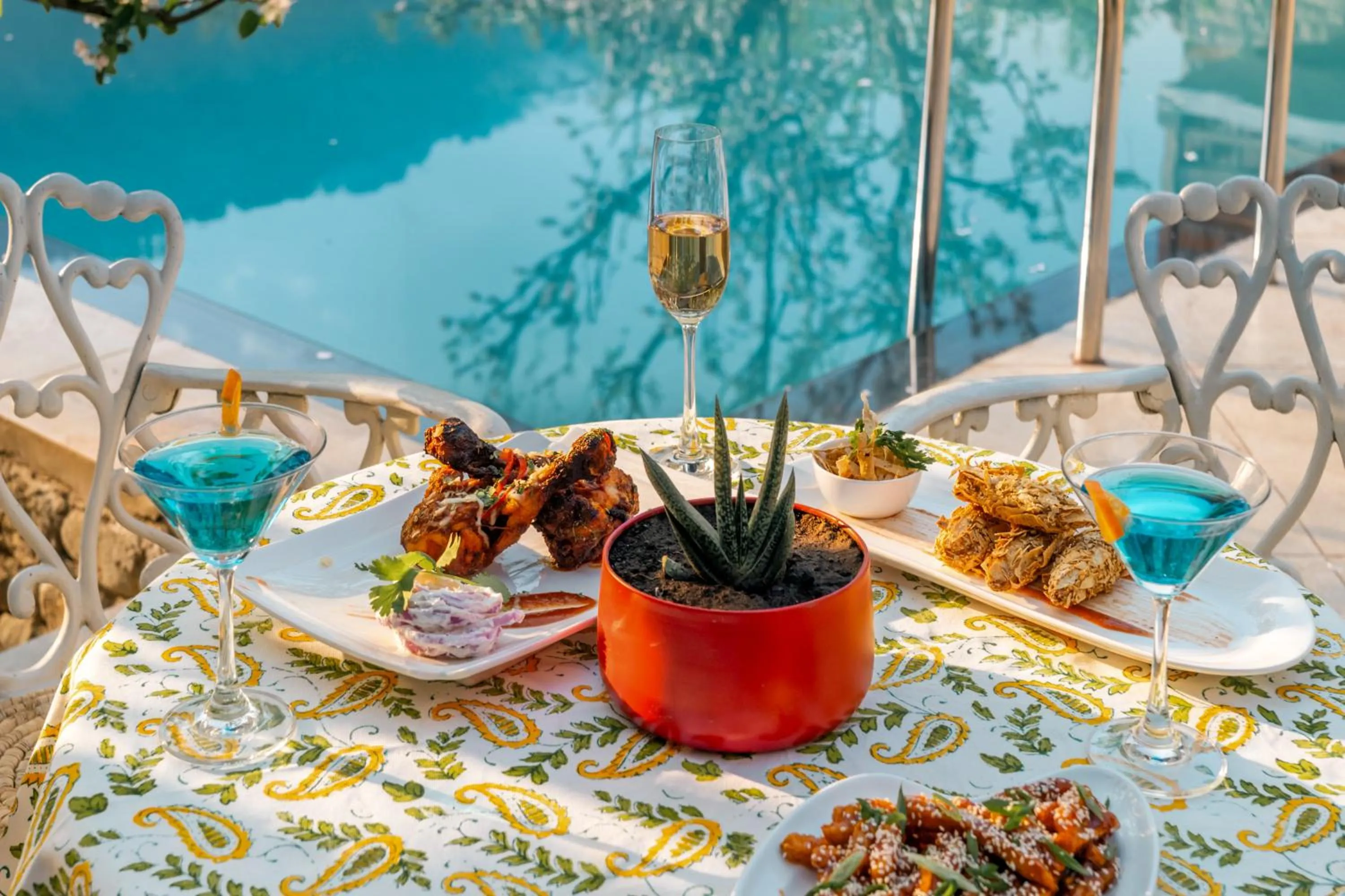 Food and drinks in Shivadya - A Luxury Boutique Experience