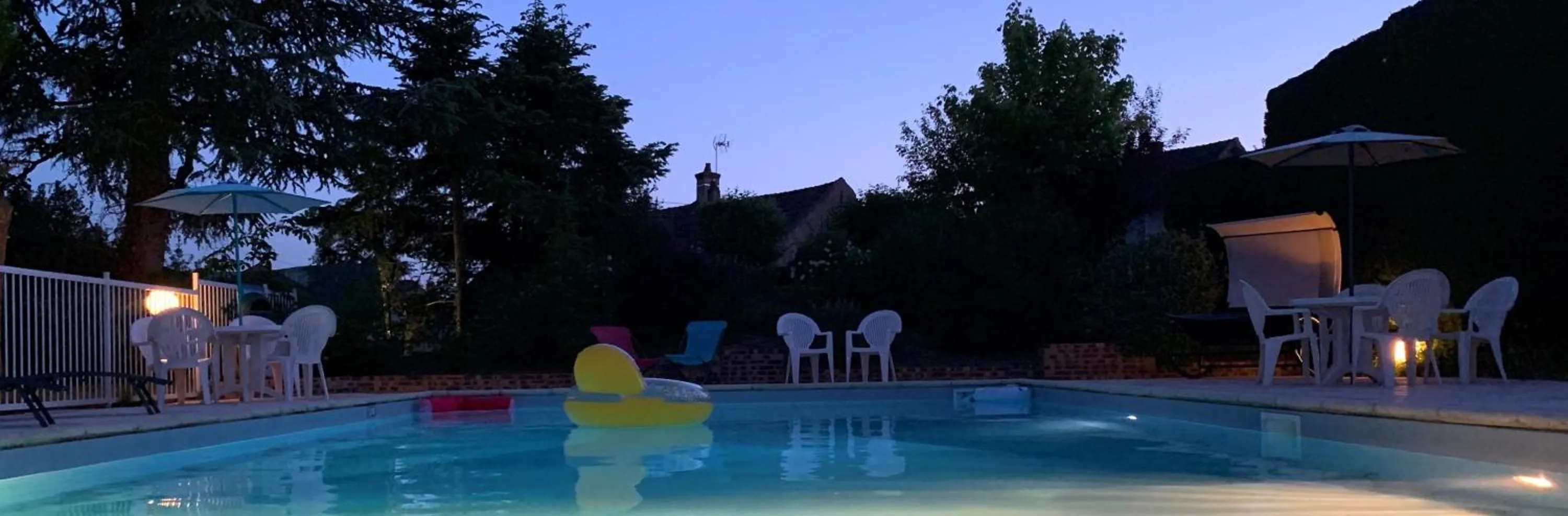 Swimming pool in Brit Hotel Dak Hotel