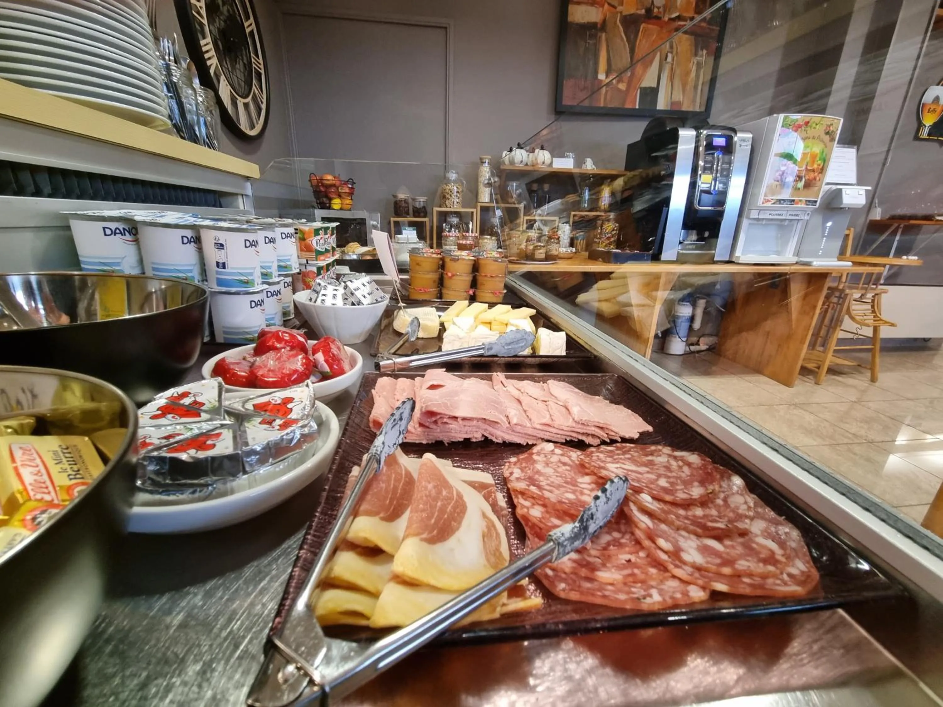 Breakfast in Brit Hotel Dak Hotel