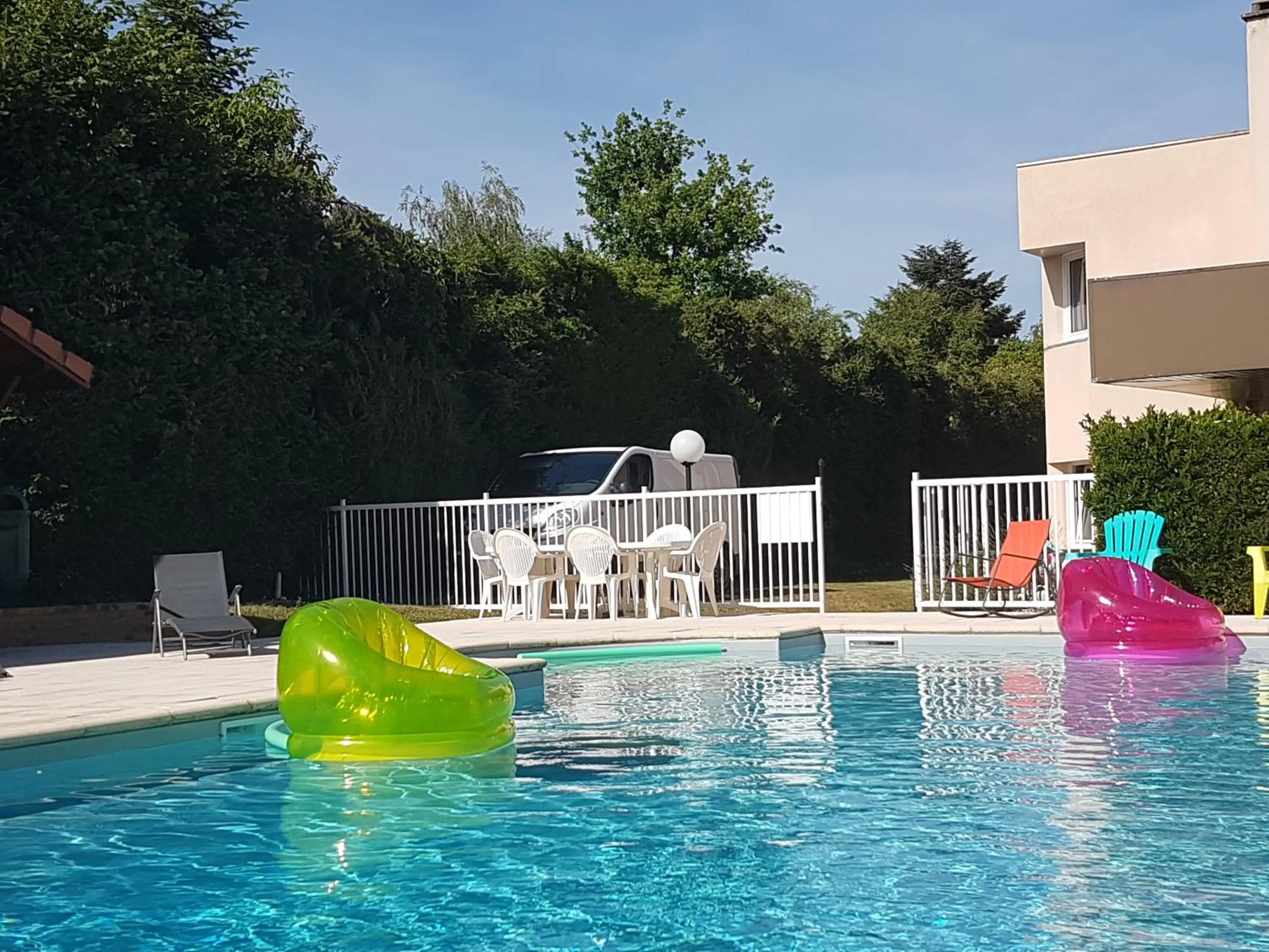 Swimming pool in Brit Hotel Dak Hotel
