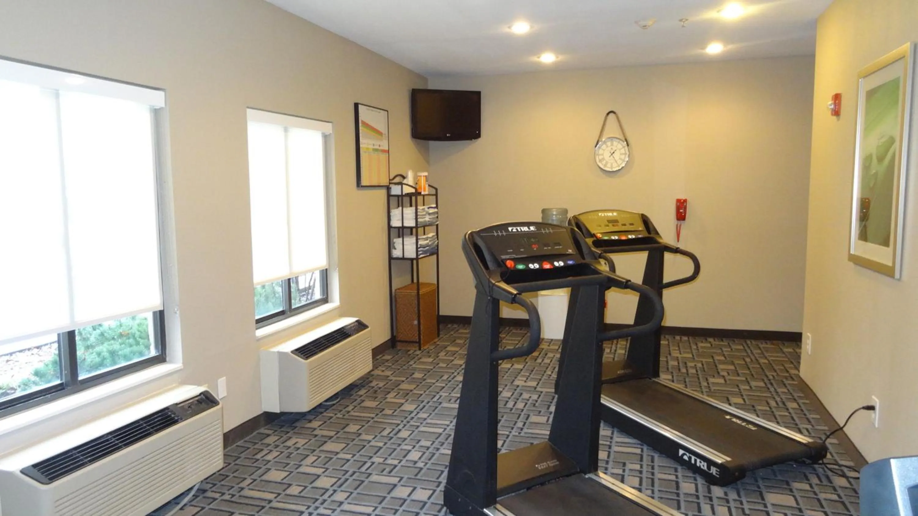 Spa and wellness centre/facilities in Holiday Inn Express Hotel Kansas City - Bonner Springs by IHG