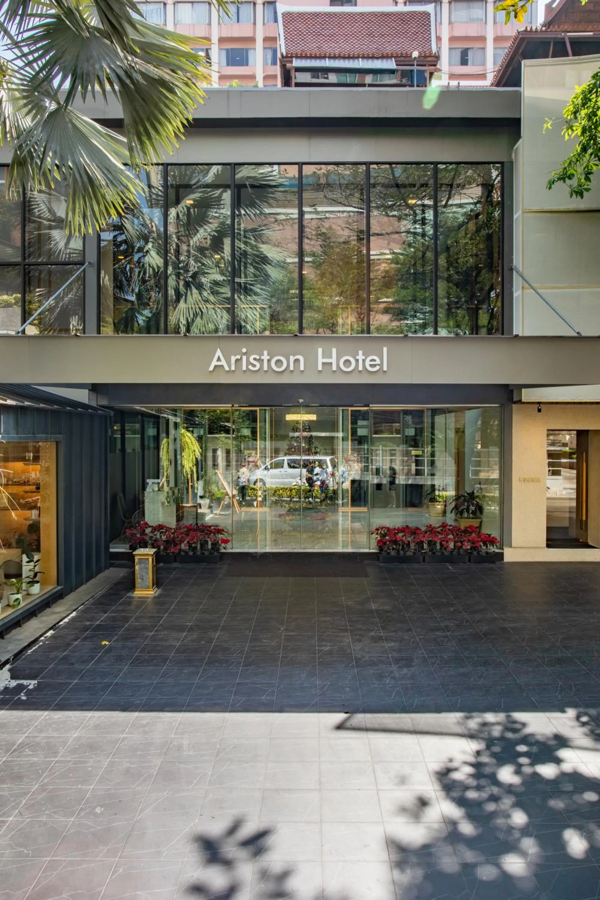 Facade/entrance in Ariston Hotel Bangkok