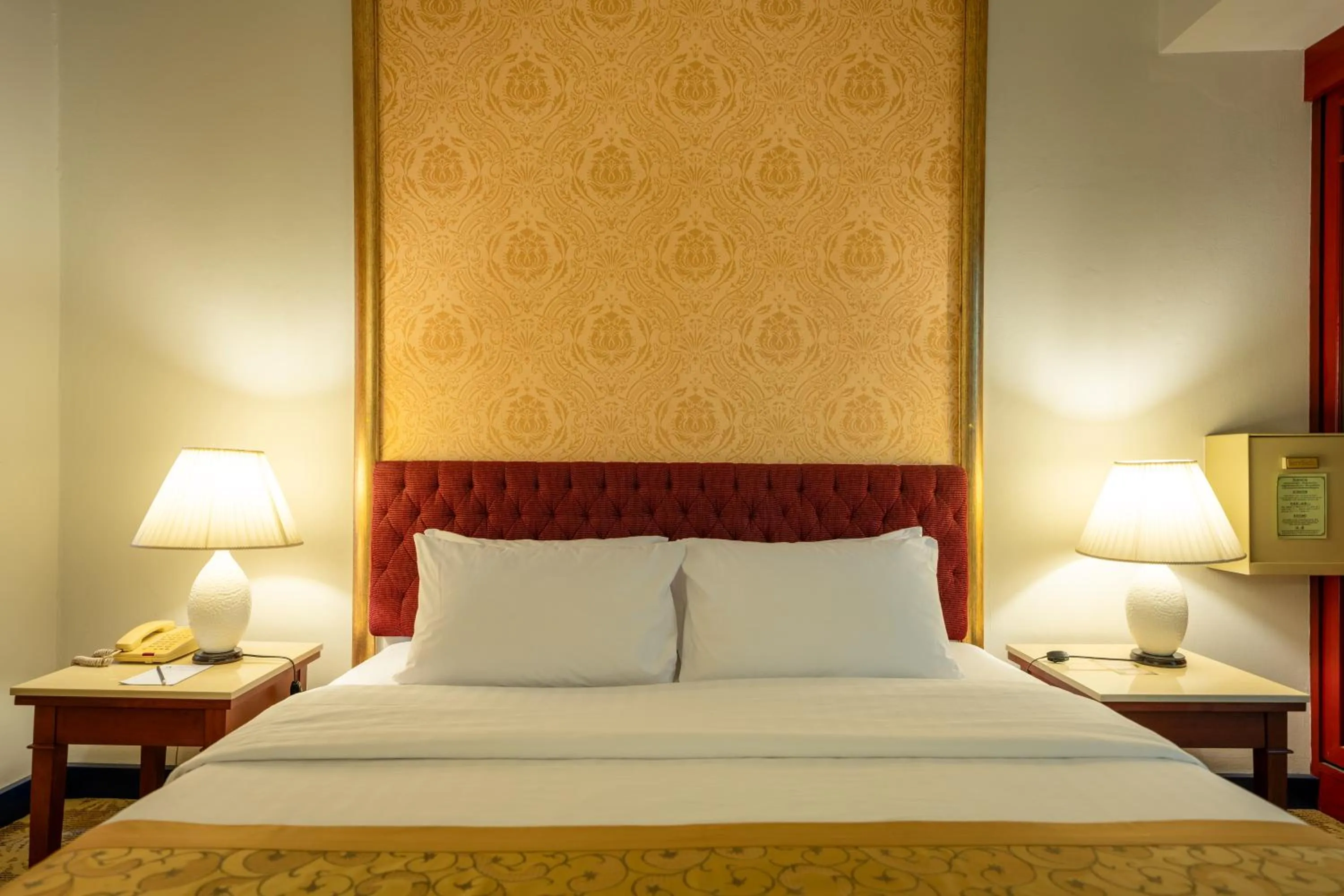 Bed in Ariston Hotel Bangkok