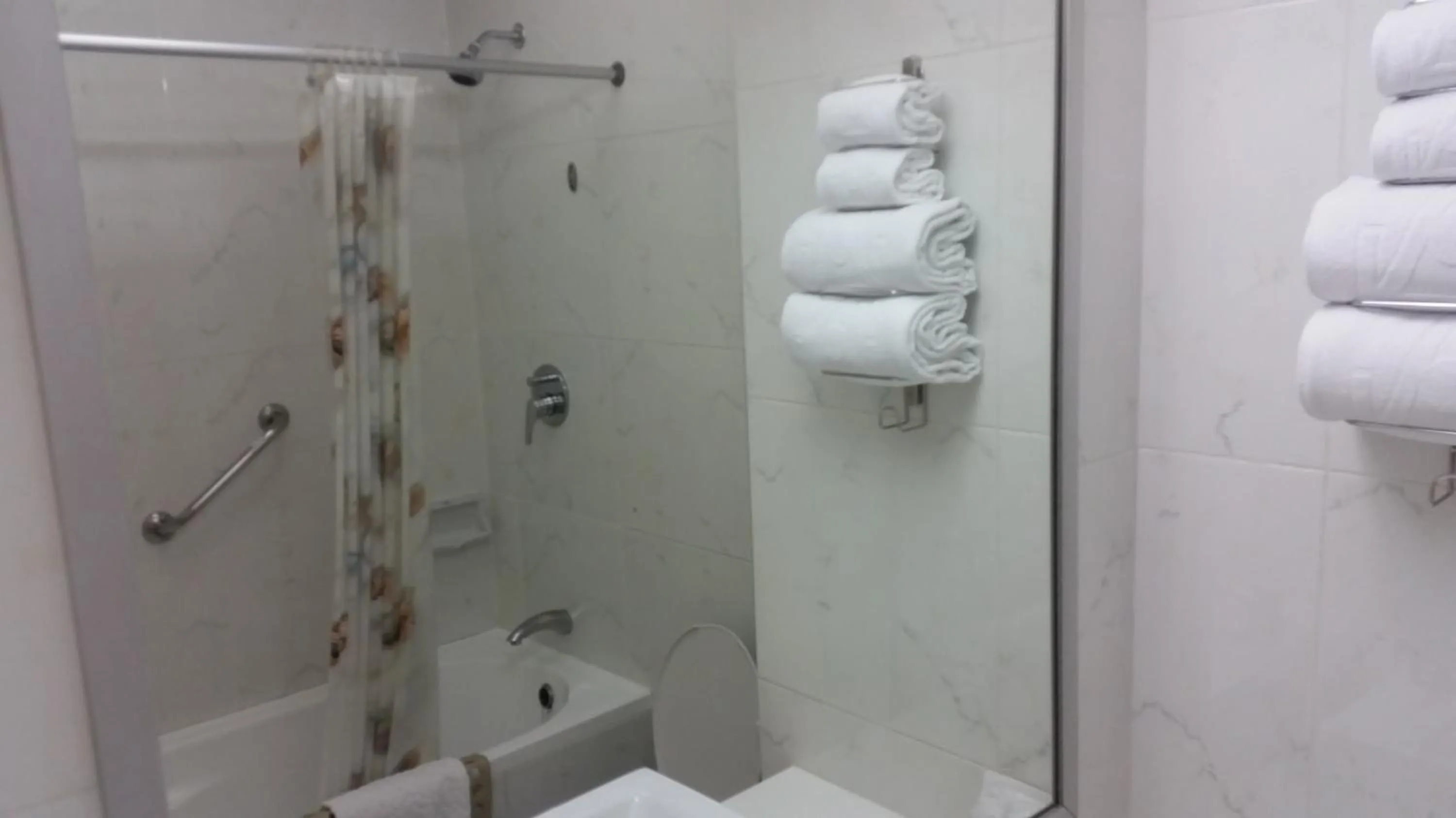 Hot Tub in Ariston Hotel Bangkok