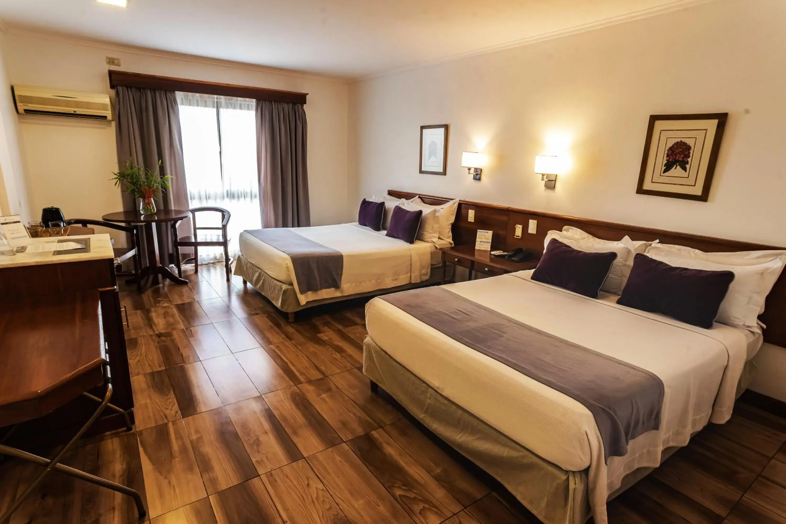 Standard Room in Hotel Saint George Standard Room in Hotel Saint George