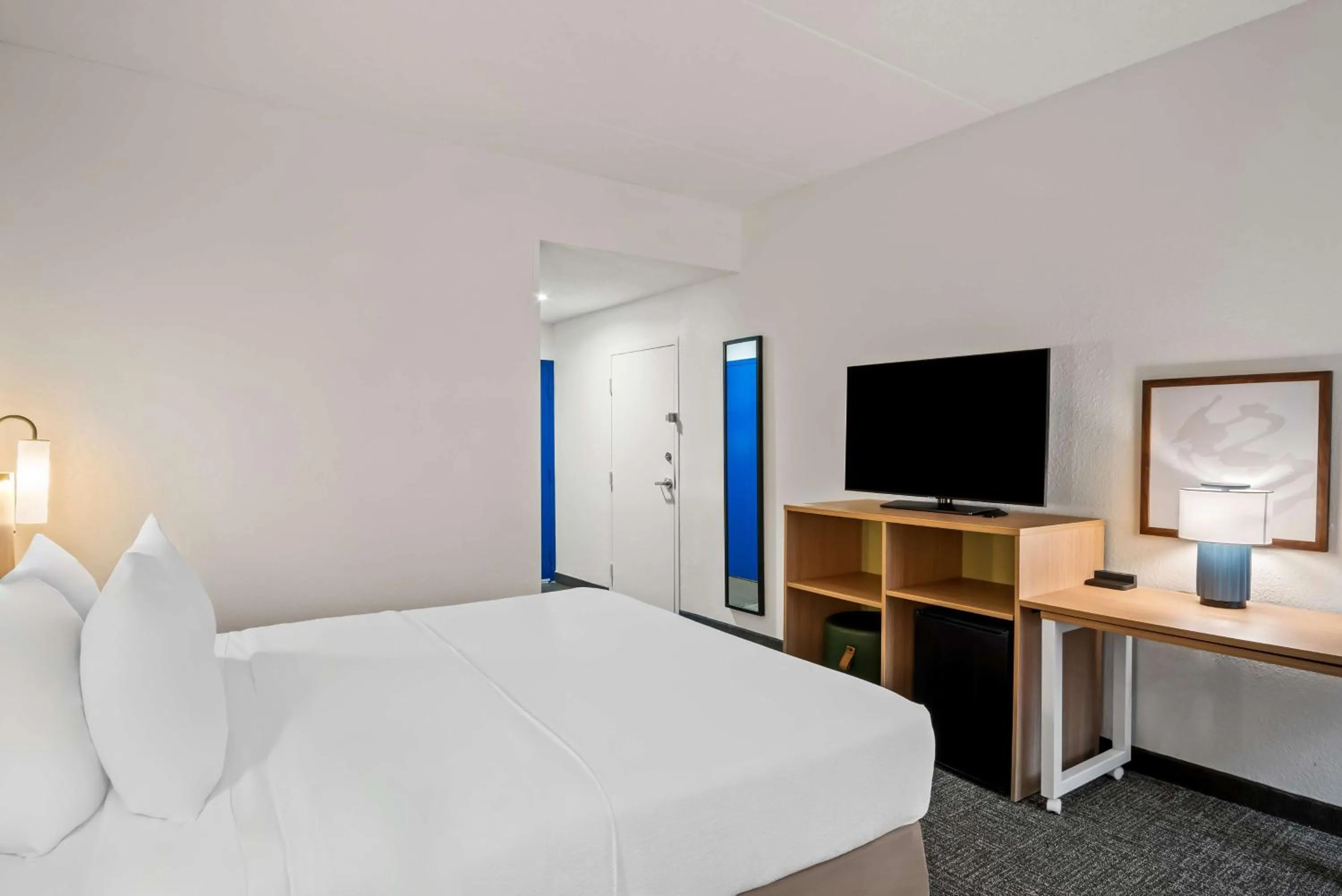 Bed in Spark By Hilton Stevensville