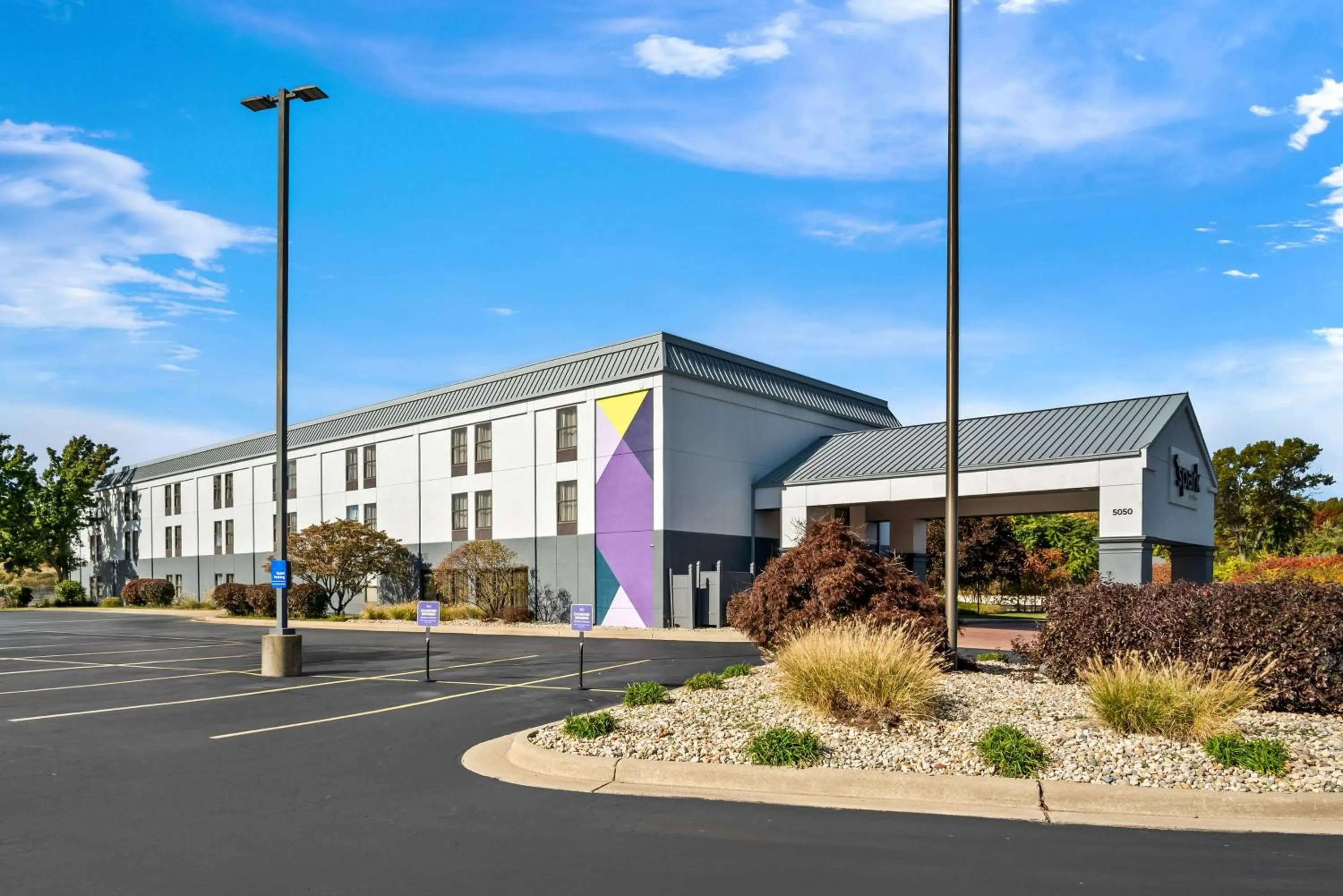 Property building in Spark By Hilton Stevensville