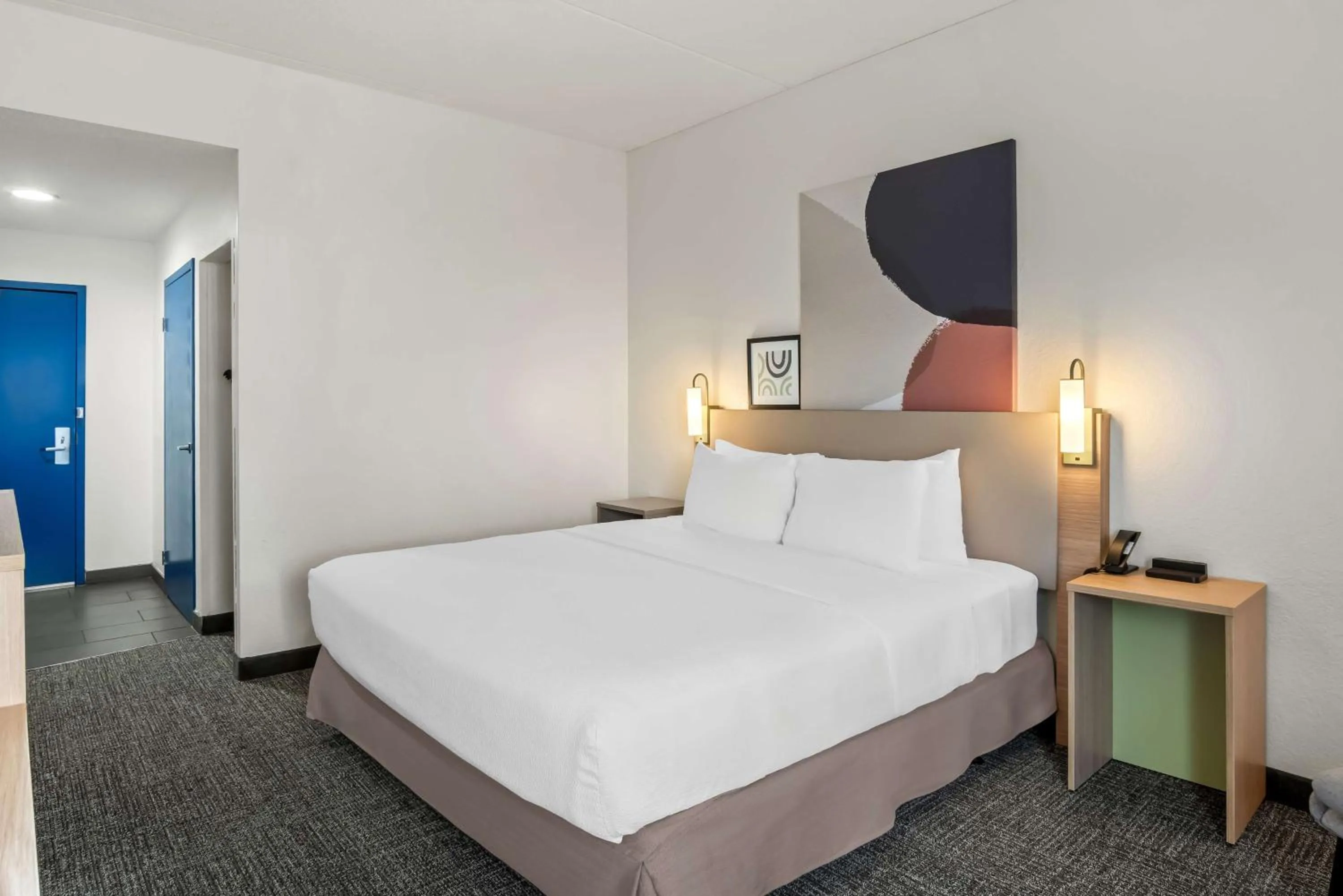 Bed in Spark By Hilton Stevensville