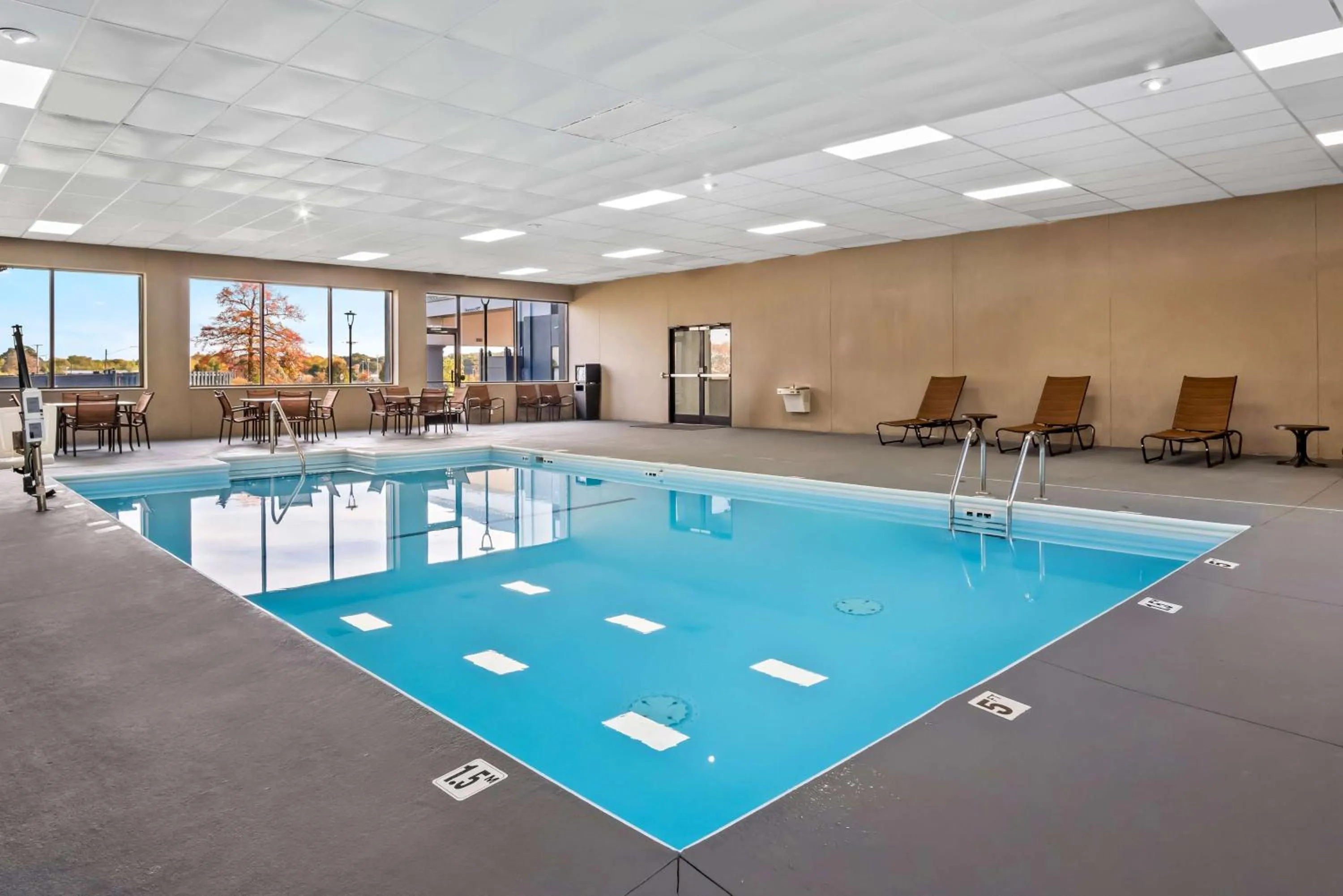 Pool view in Spark By Hilton Stevensville