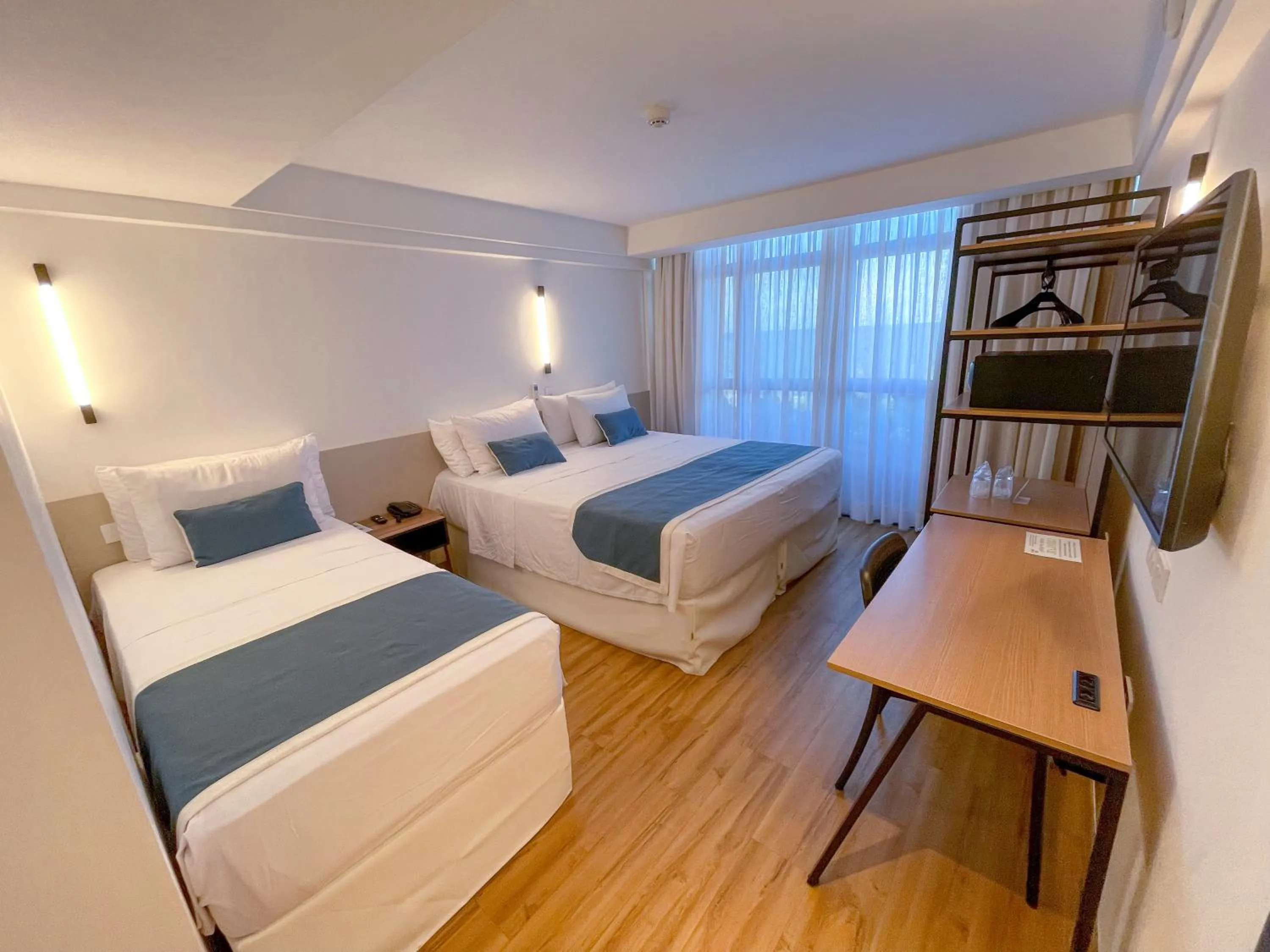 Photo of the whole room, Bed in Marante Plaza Hotel