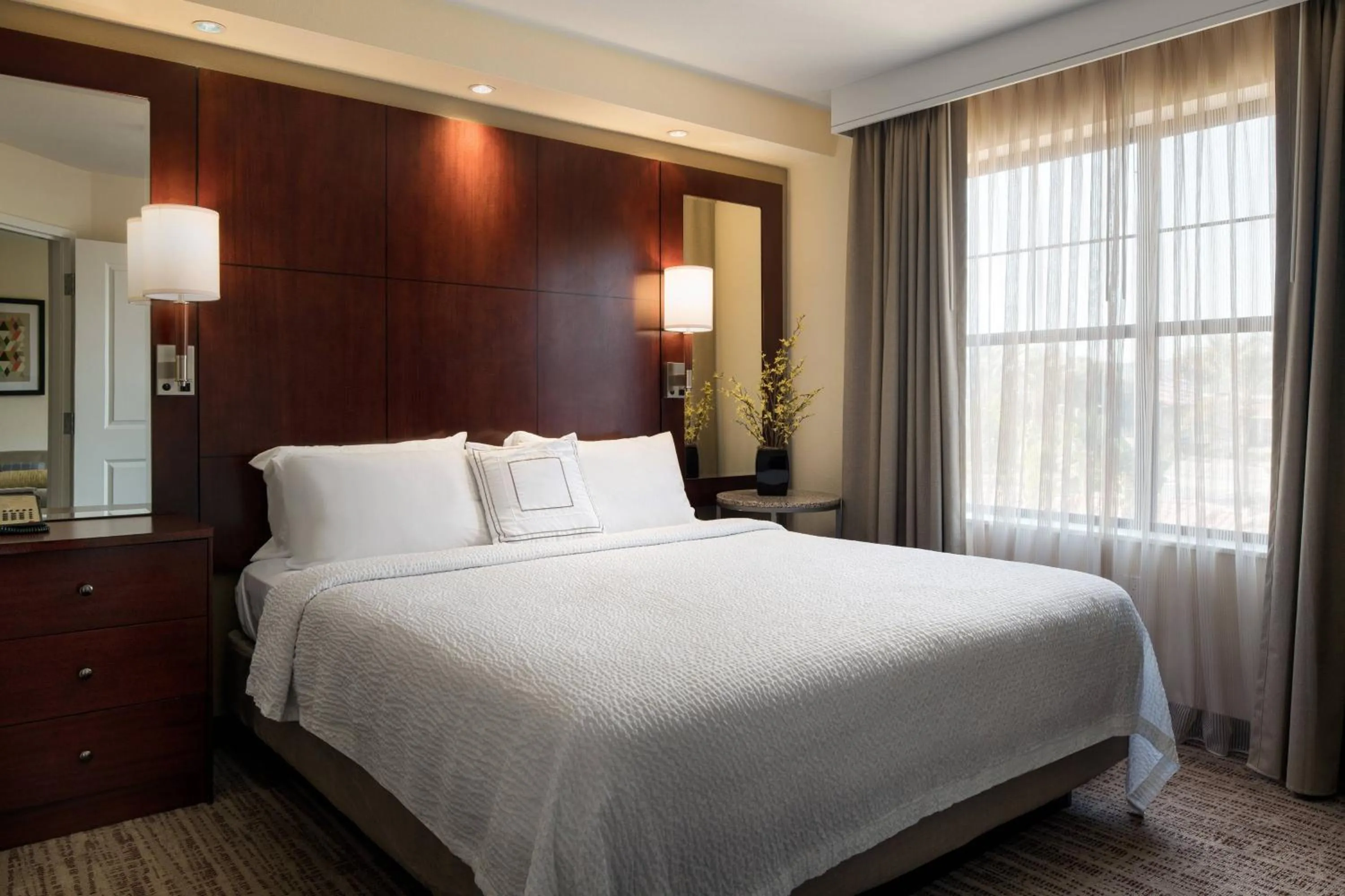 Bedroom, Bed in Residence Inn by Marriott Camarillo