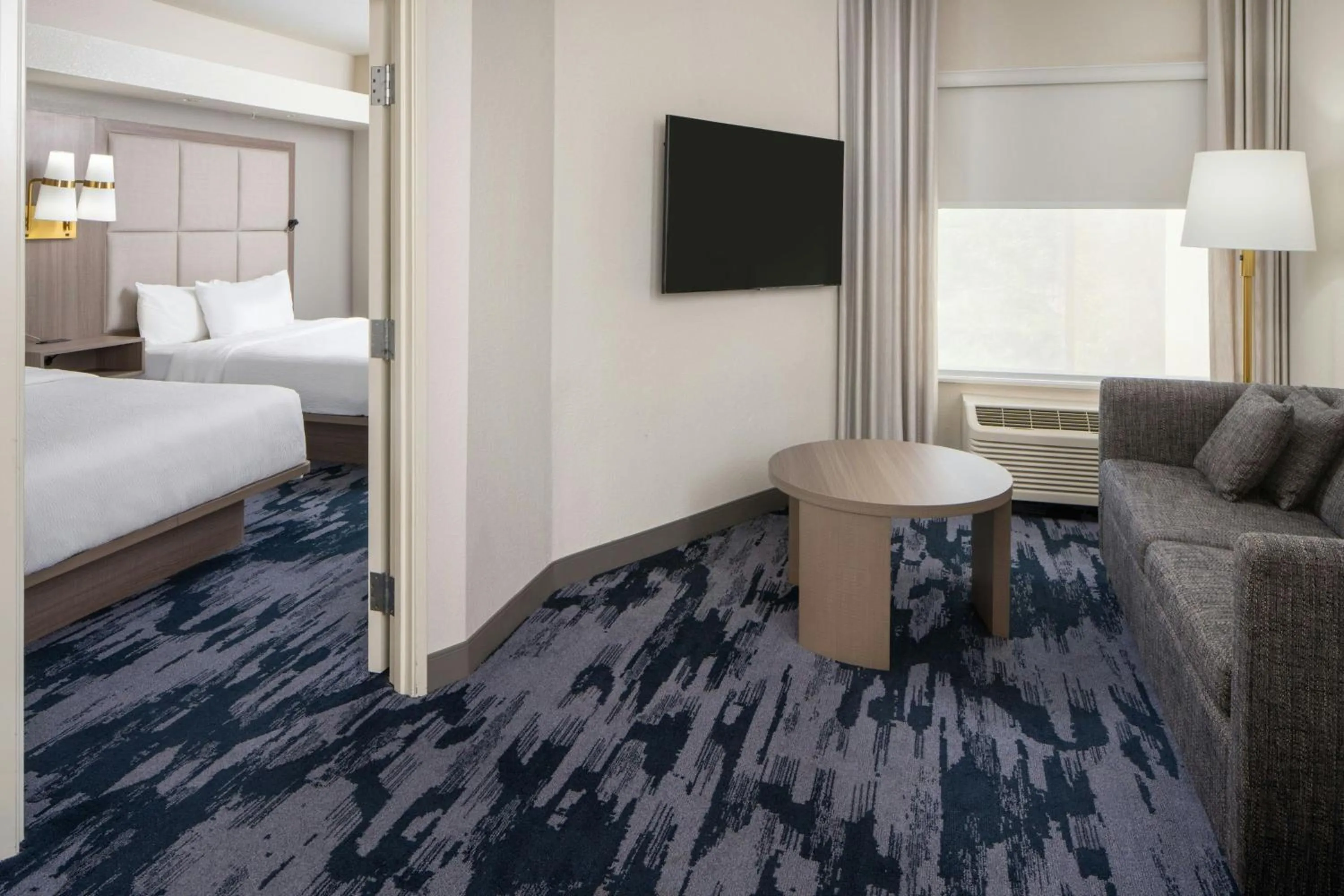 Bedroom, Bed in Fairfield Inn & Suites by Marriott Lafayette South