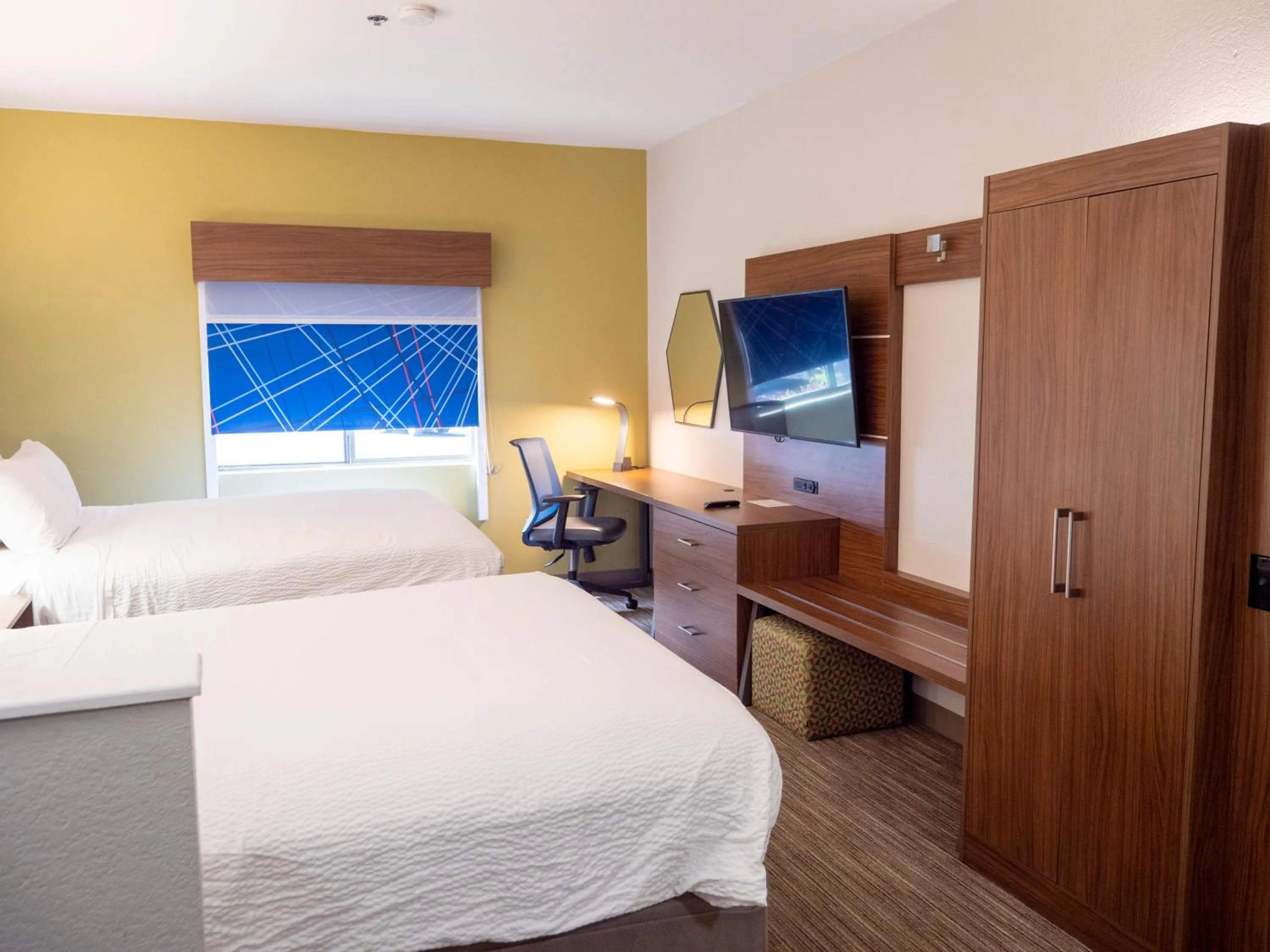 Bed in Holiday Inn Express & Suites Greenville Airport i85 by IHG