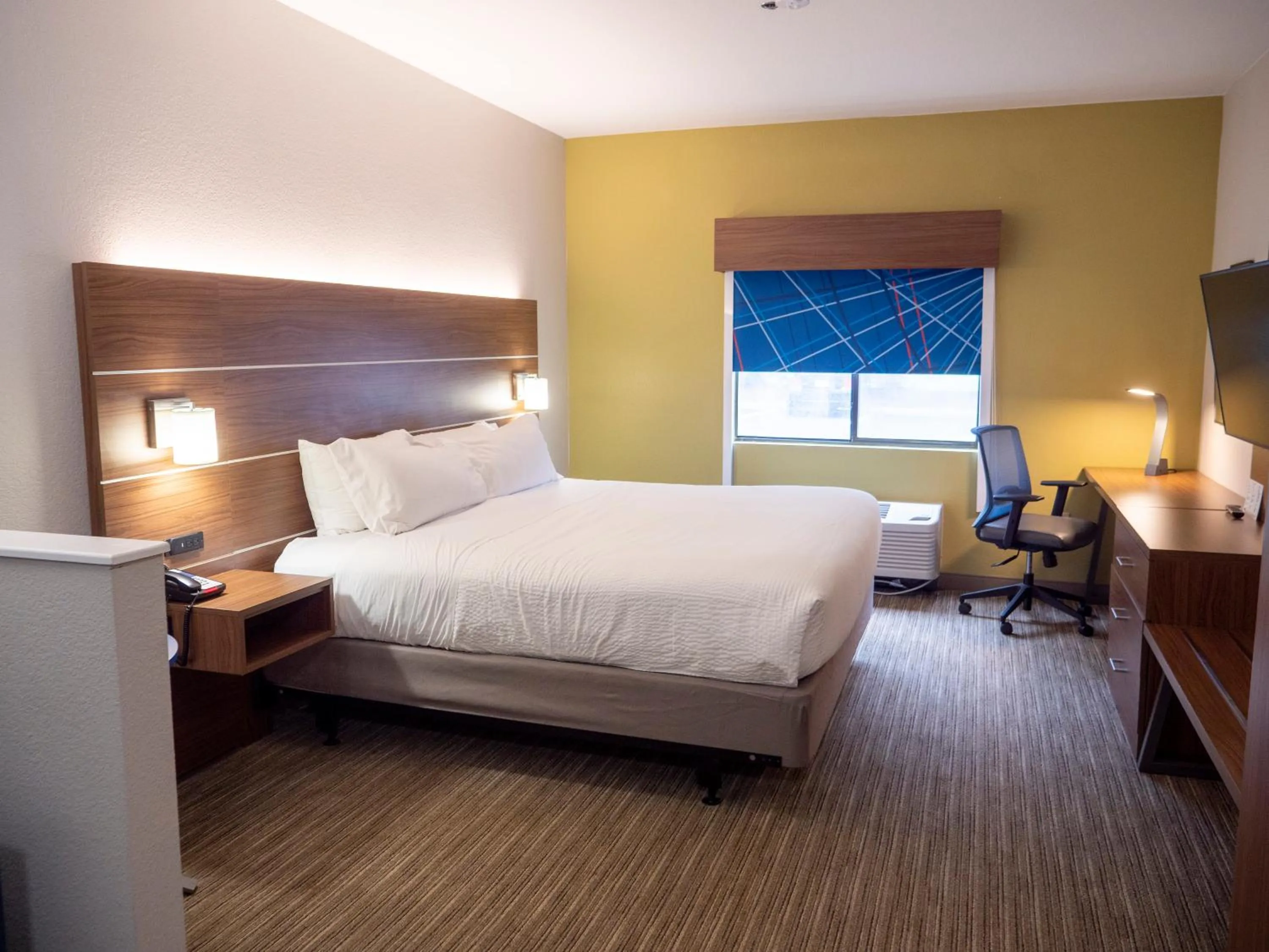 Bed in Holiday Inn Express & Suites Greenville Airport i85 by IHG