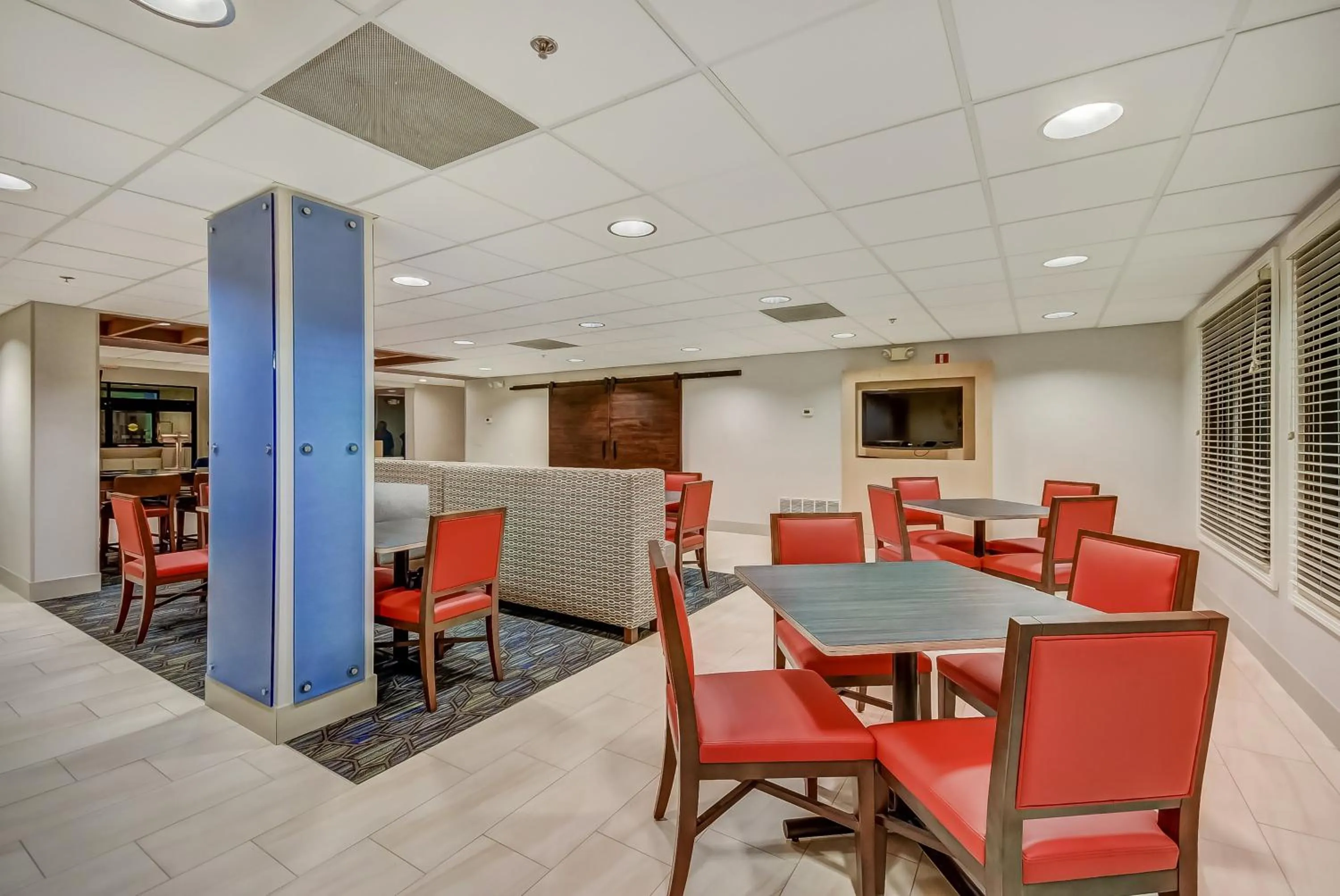 Restaurant/places to eat in Holiday Inn Express & Suites Greenville Airport i85 by IHG