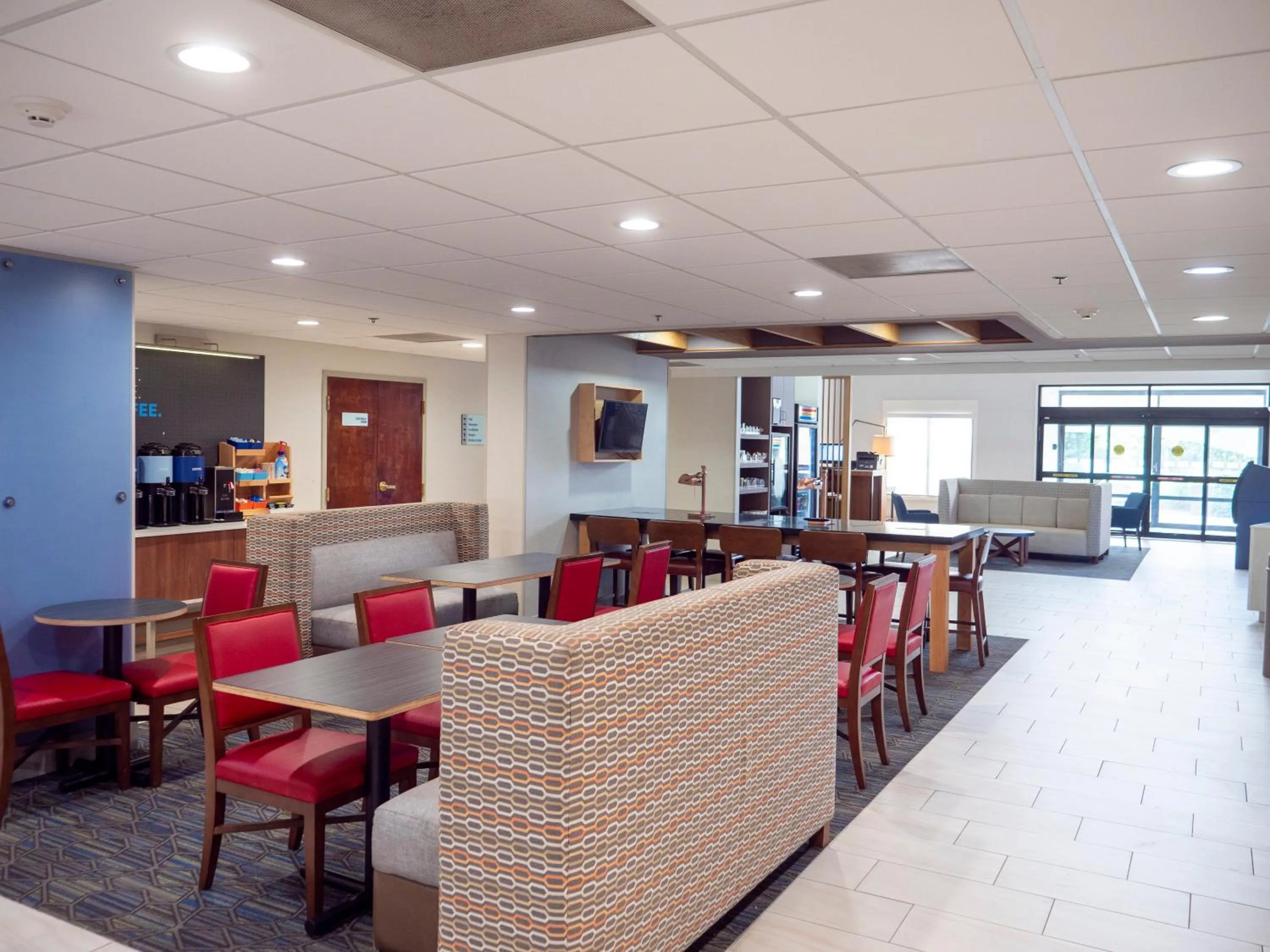 Breakfast in Holiday Inn Express & Suites Greenville Airport i85 by IHG