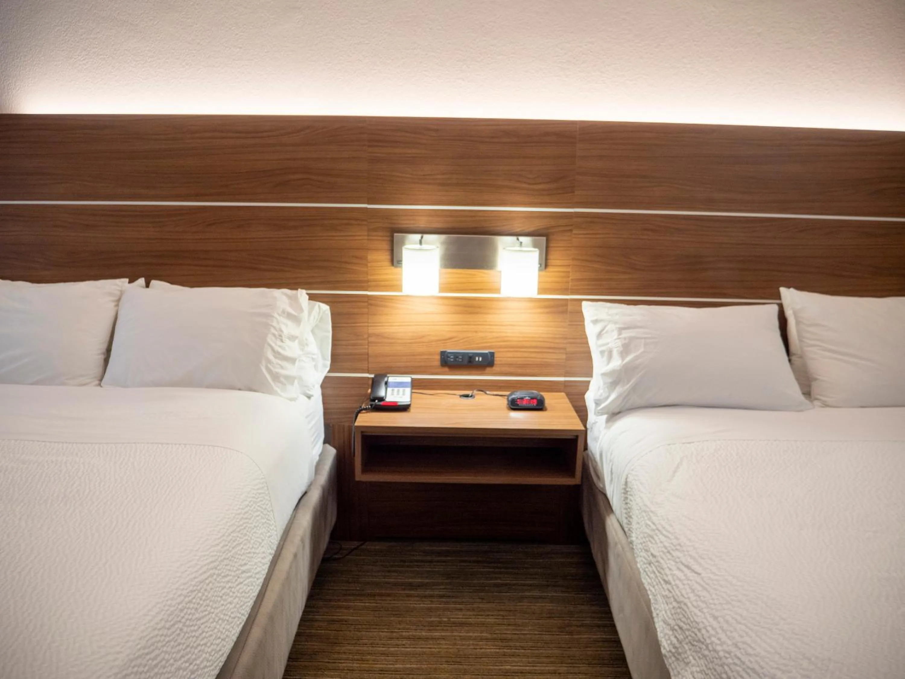 Photo of the whole room, Bed in Holiday Inn Express & Suites Greenville Airport i85 by IHG