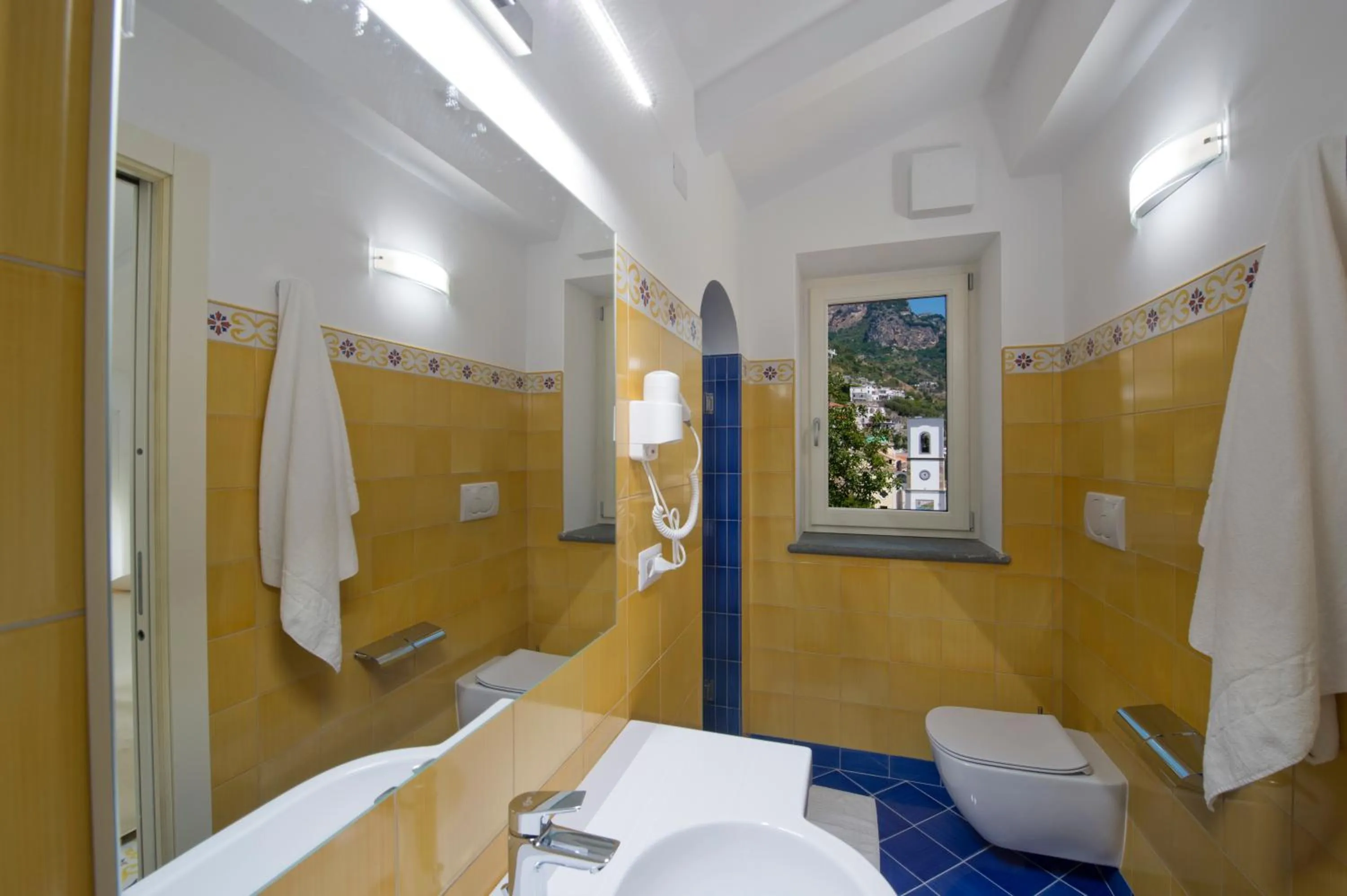 Bathroom in Albadamare Boutique Hotel