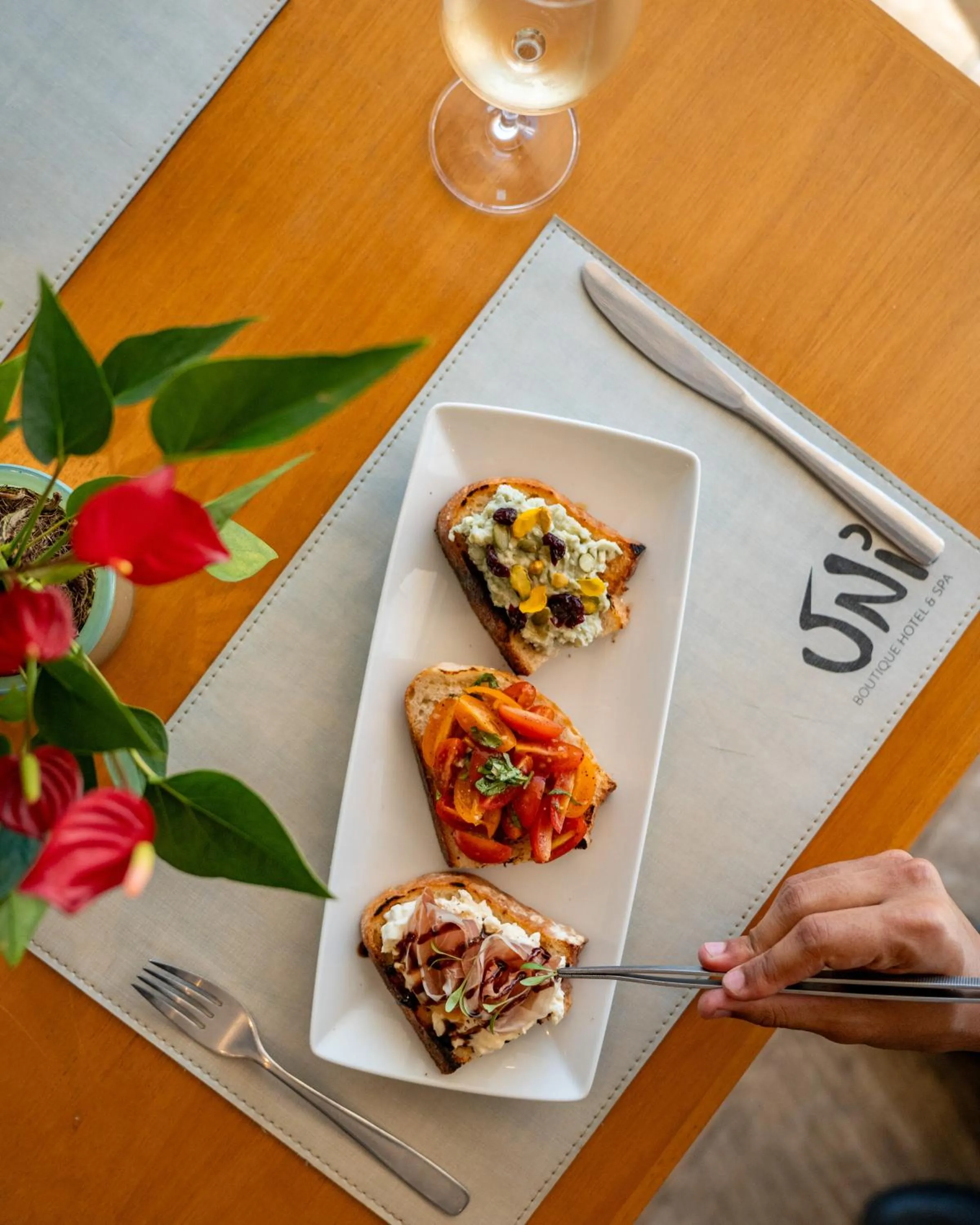 Restaurant/places to eat in Uni Boutique Hotel & Spa