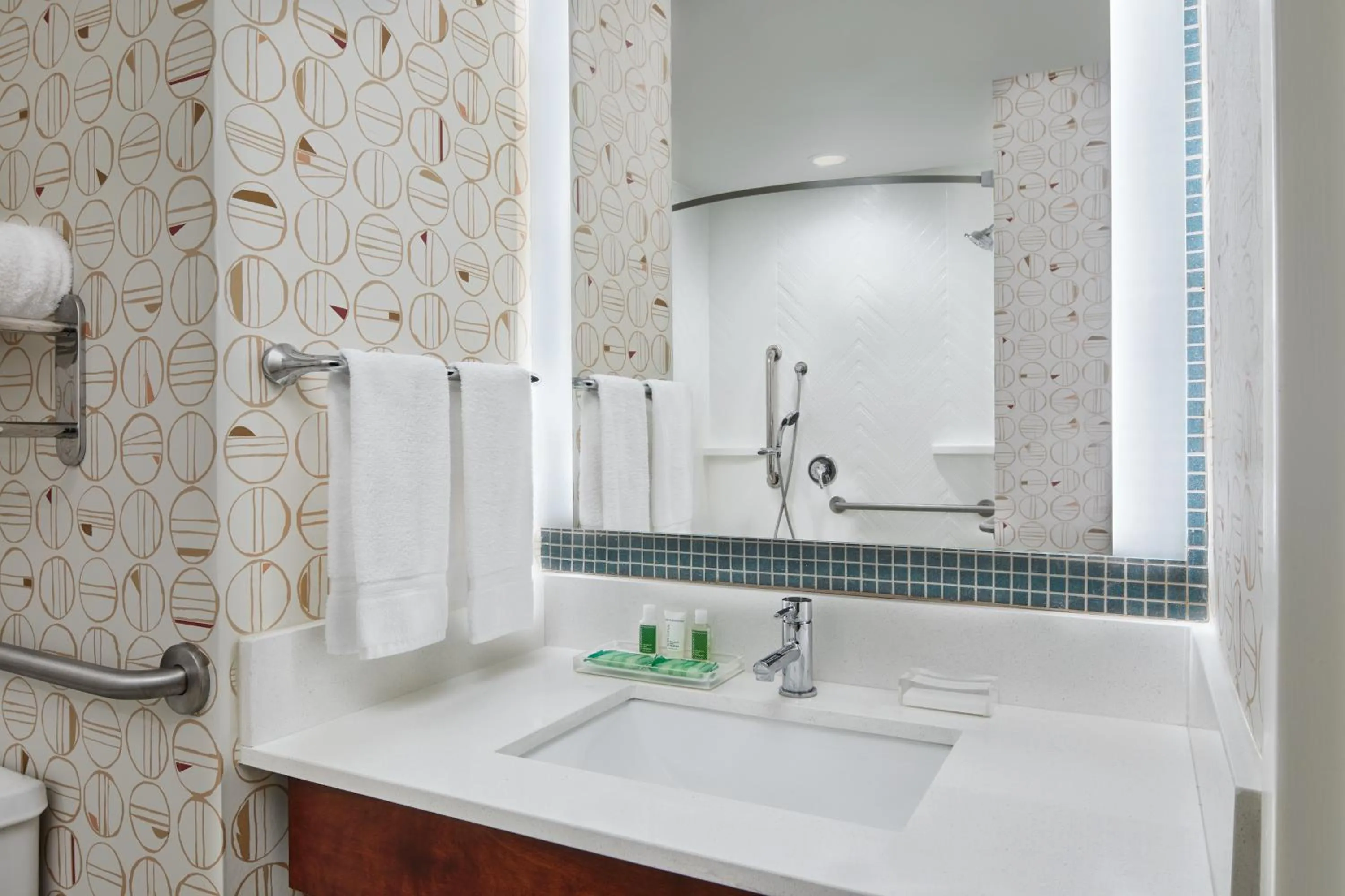 Bathroom in Holiday Inn - Gulfport-Airport by IHG