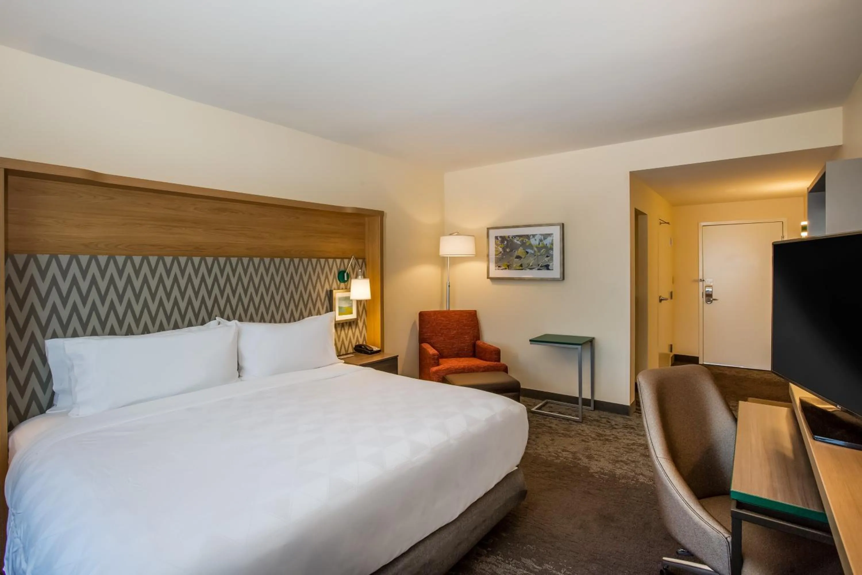 Photo of the whole room, Bed in Holiday Inn - Gulfport-Airport by IHG