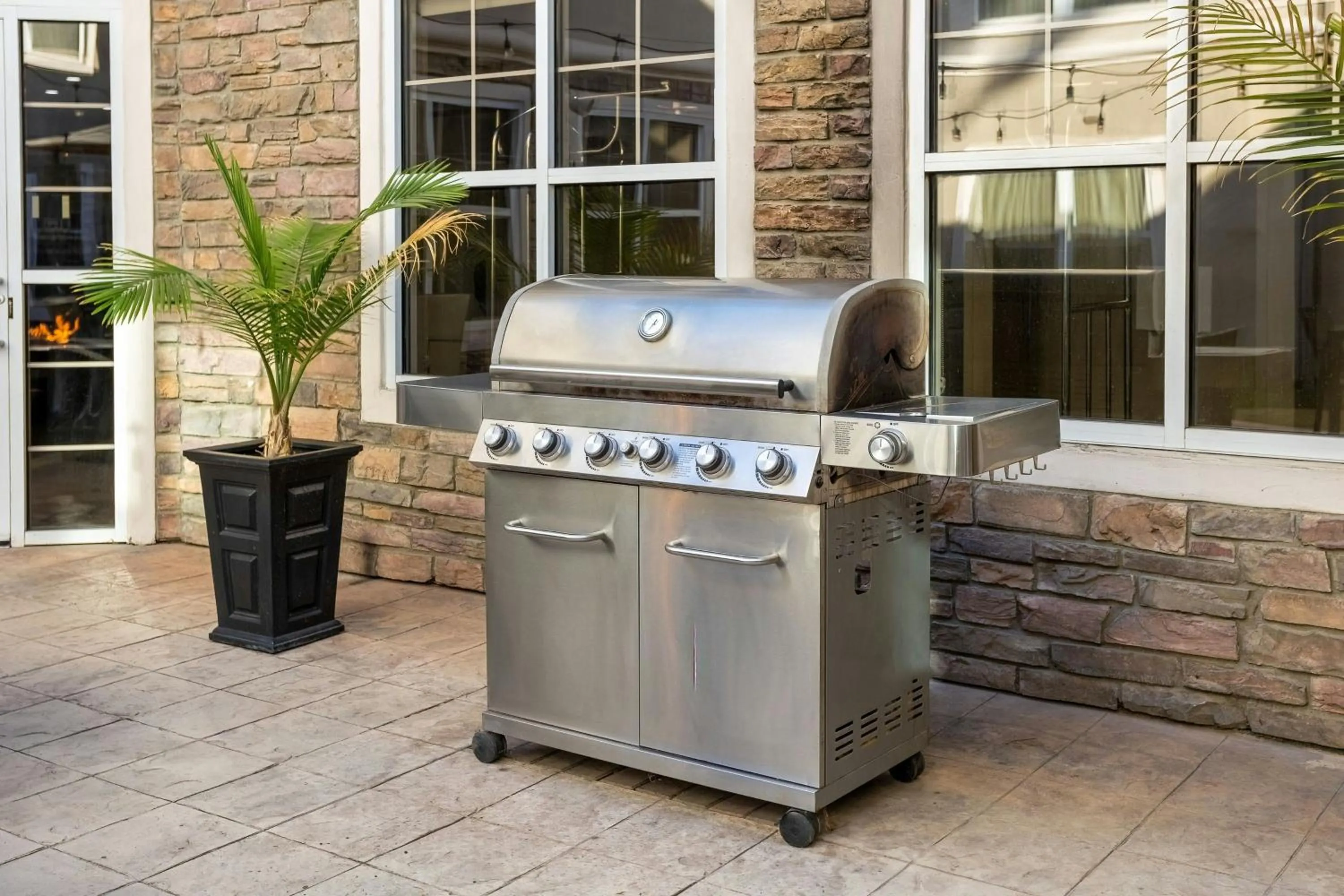 Lounge or bar in Residence Inn by Marriott Corona Riverside