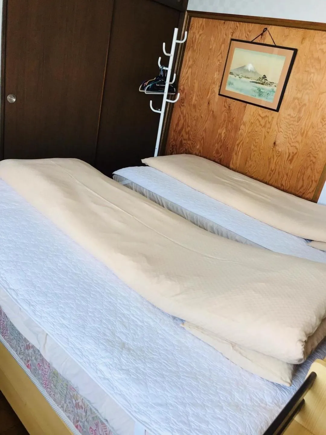 Bed in Minshuku Kaikeibo