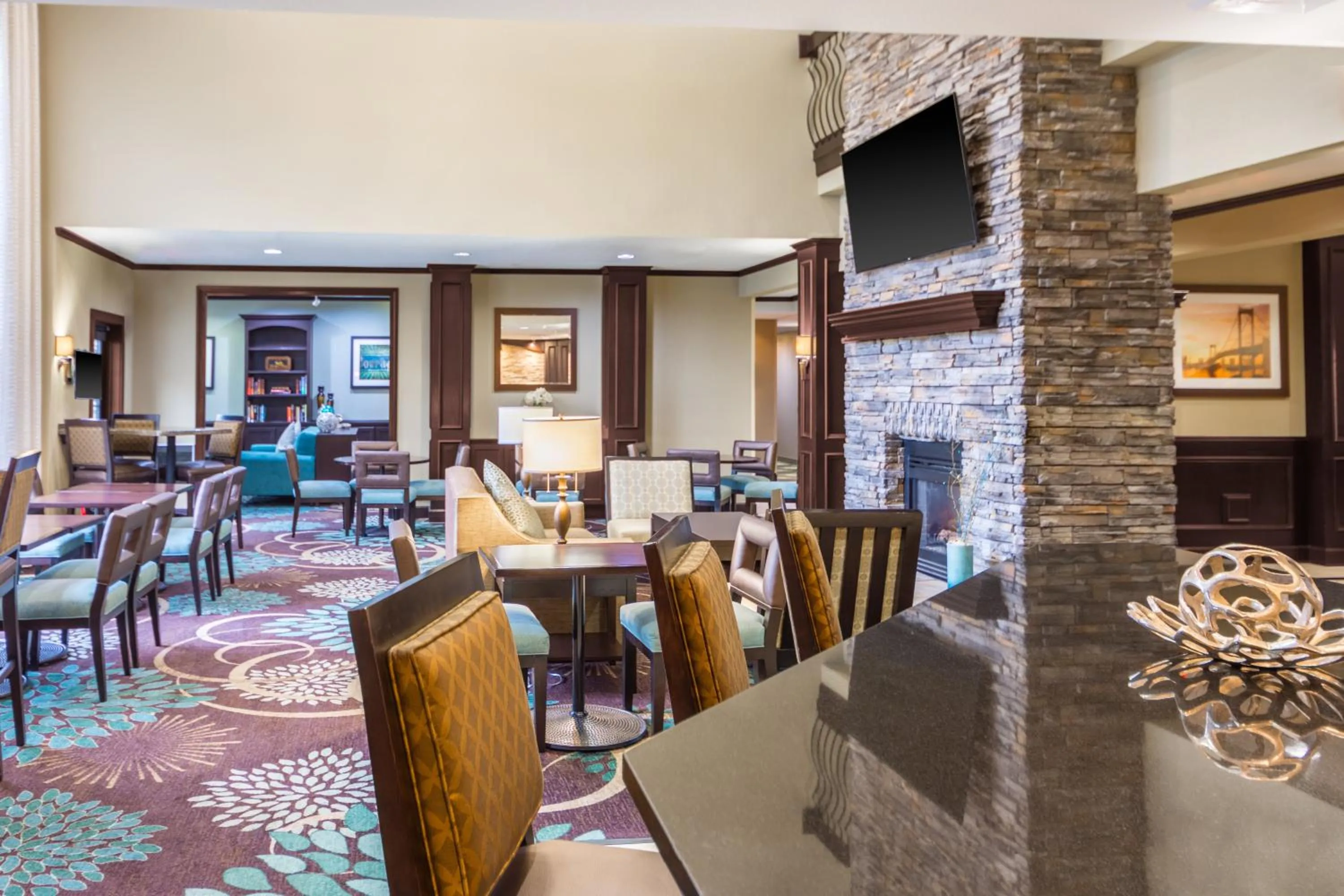 Restaurant/places to eat in Staybridge Suites - Kansas City-Independence by IHG