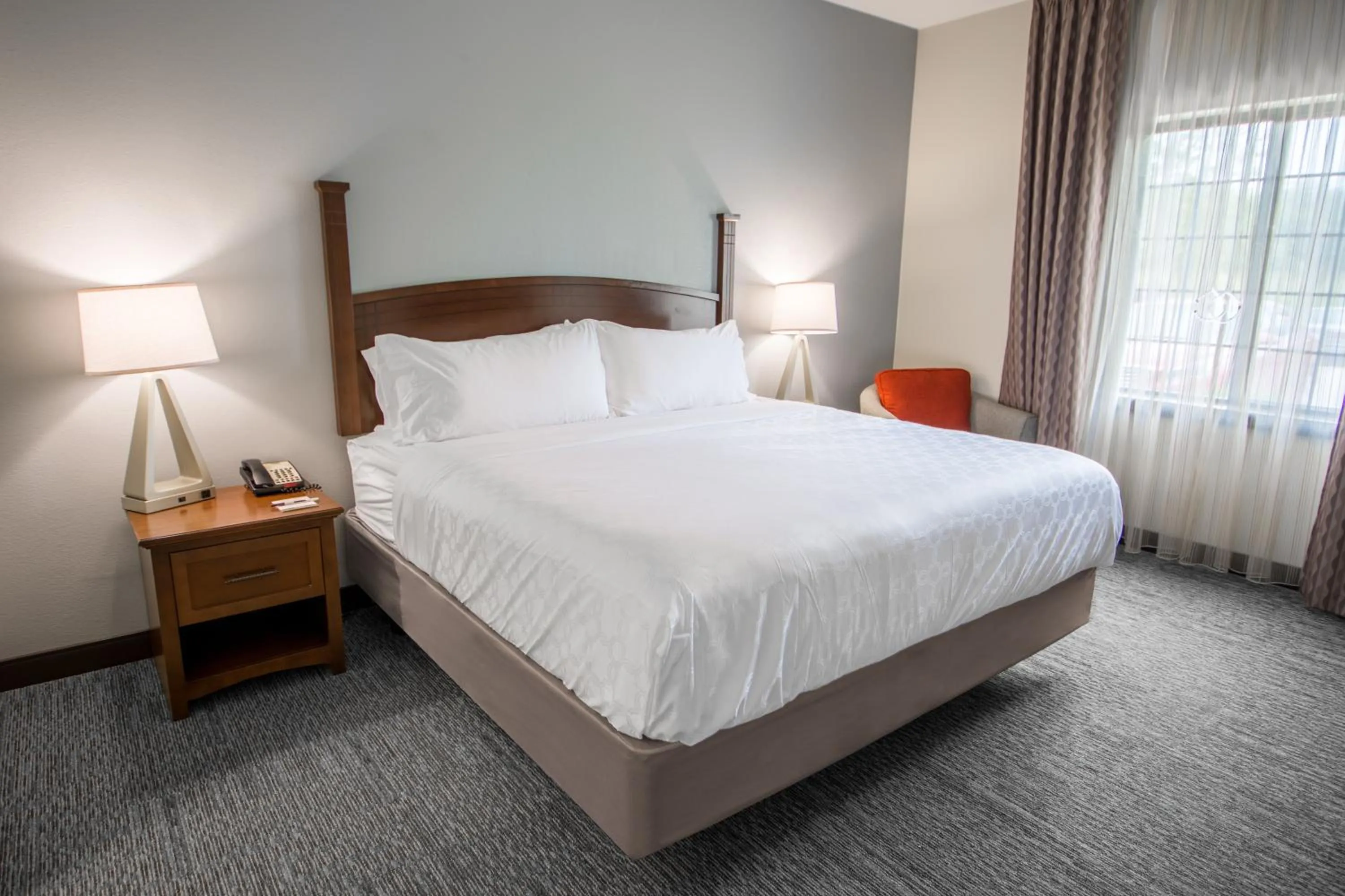 Photo of the whole room, Bed in Staybridge Suites - Kansas City-Independence by IHG