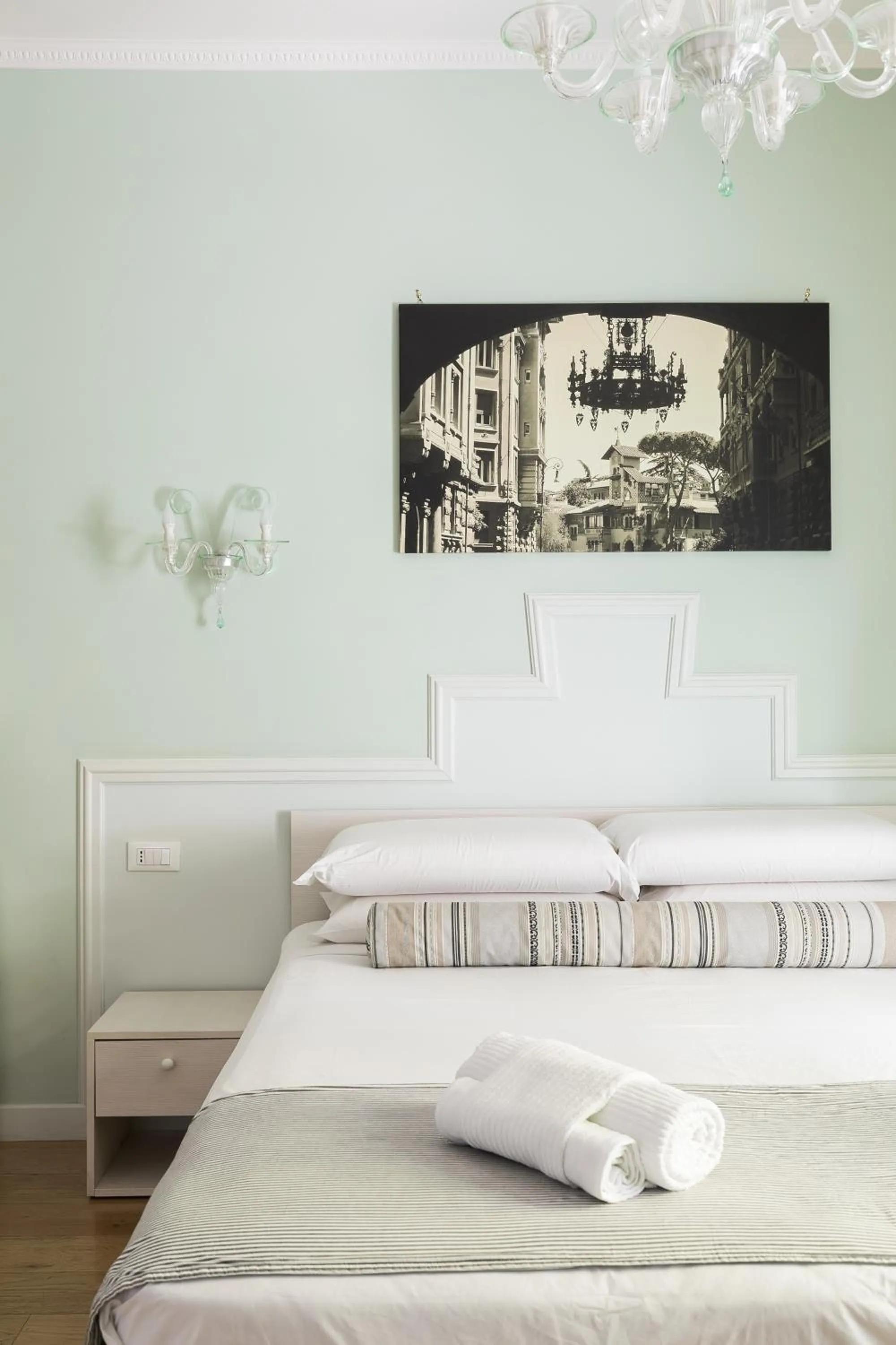 Bed in Queen Meg Roma