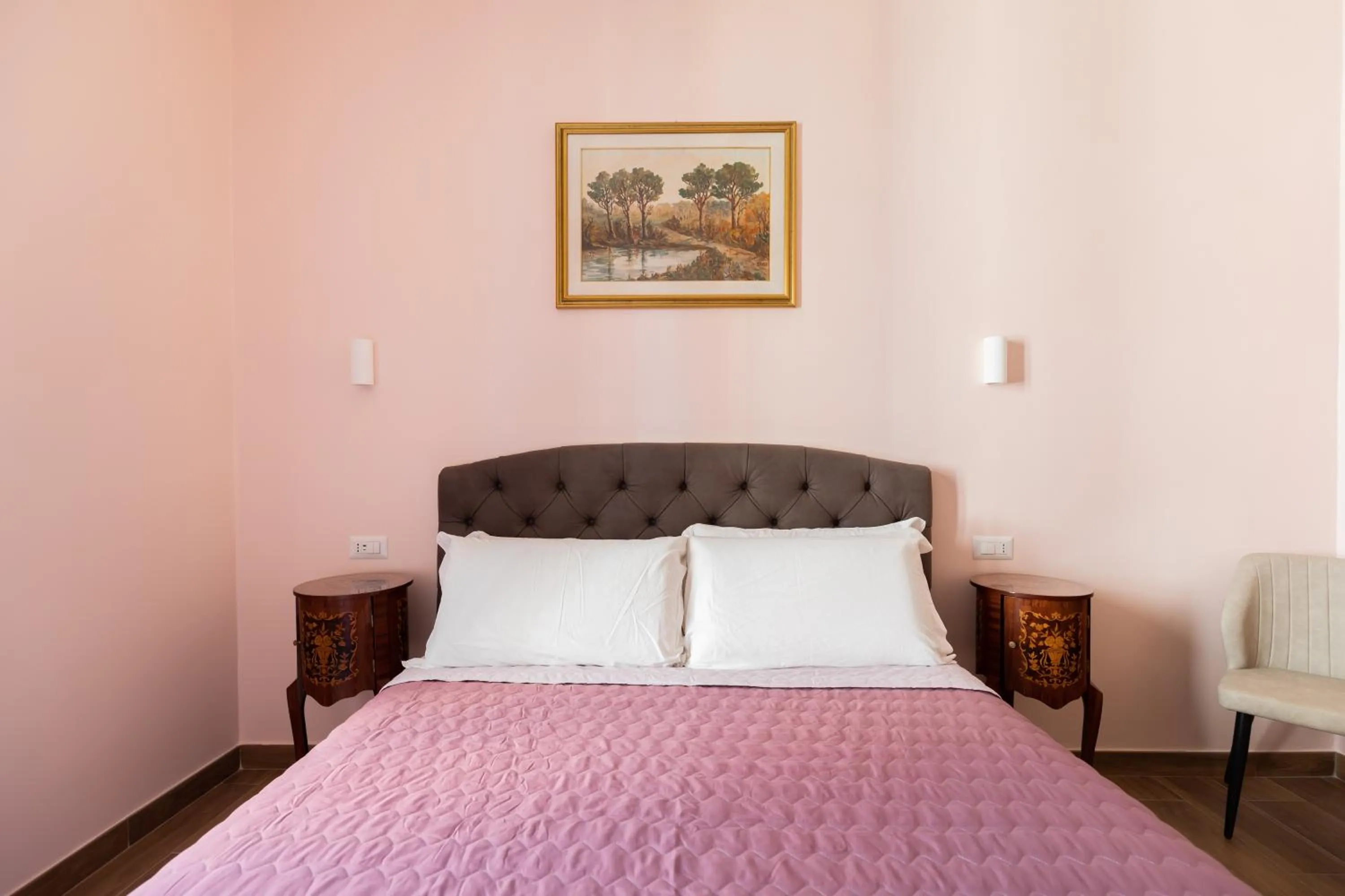 Bed in Queen Meg Roma