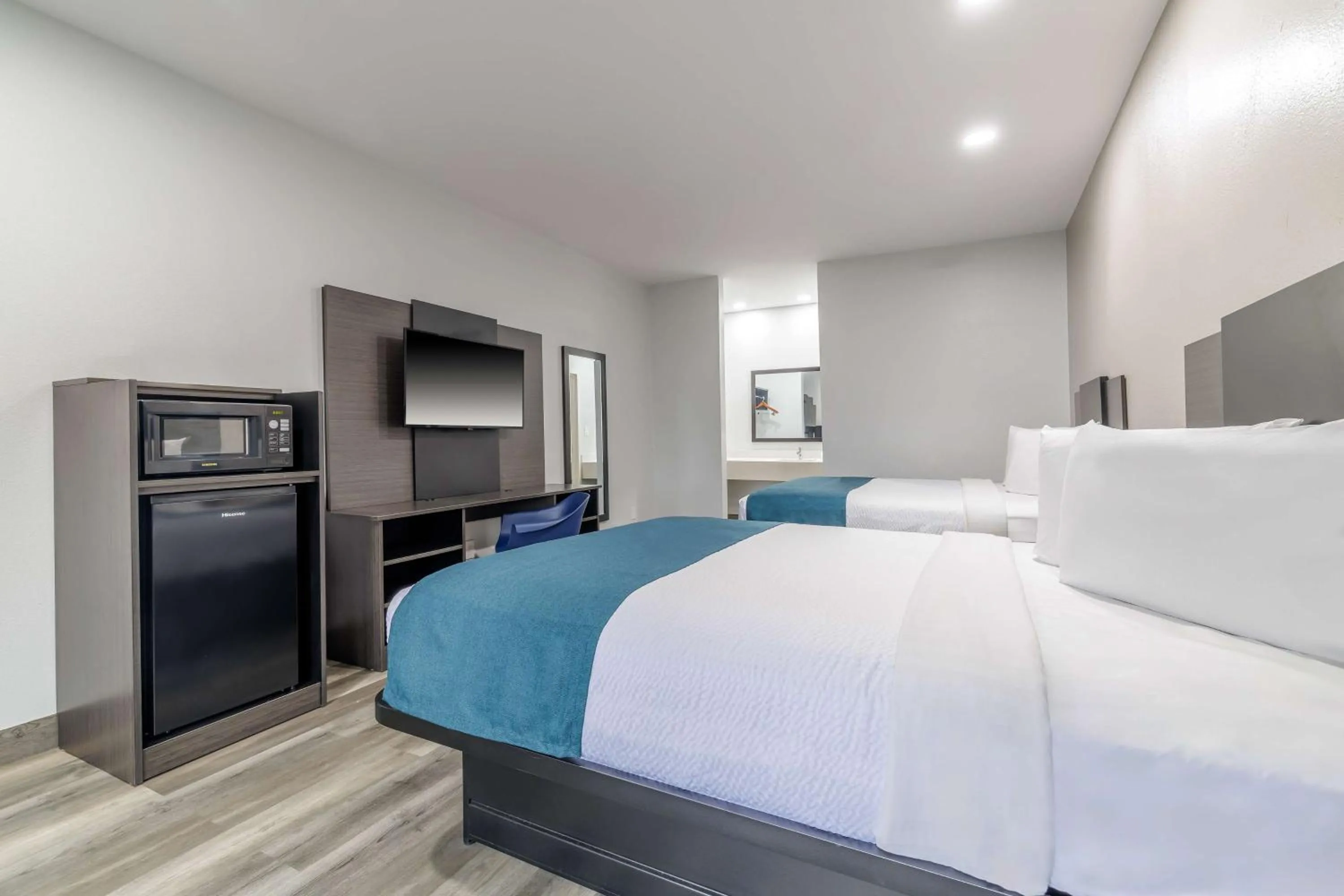 Bedroom, Bed in Motel 6-Brenham, TX