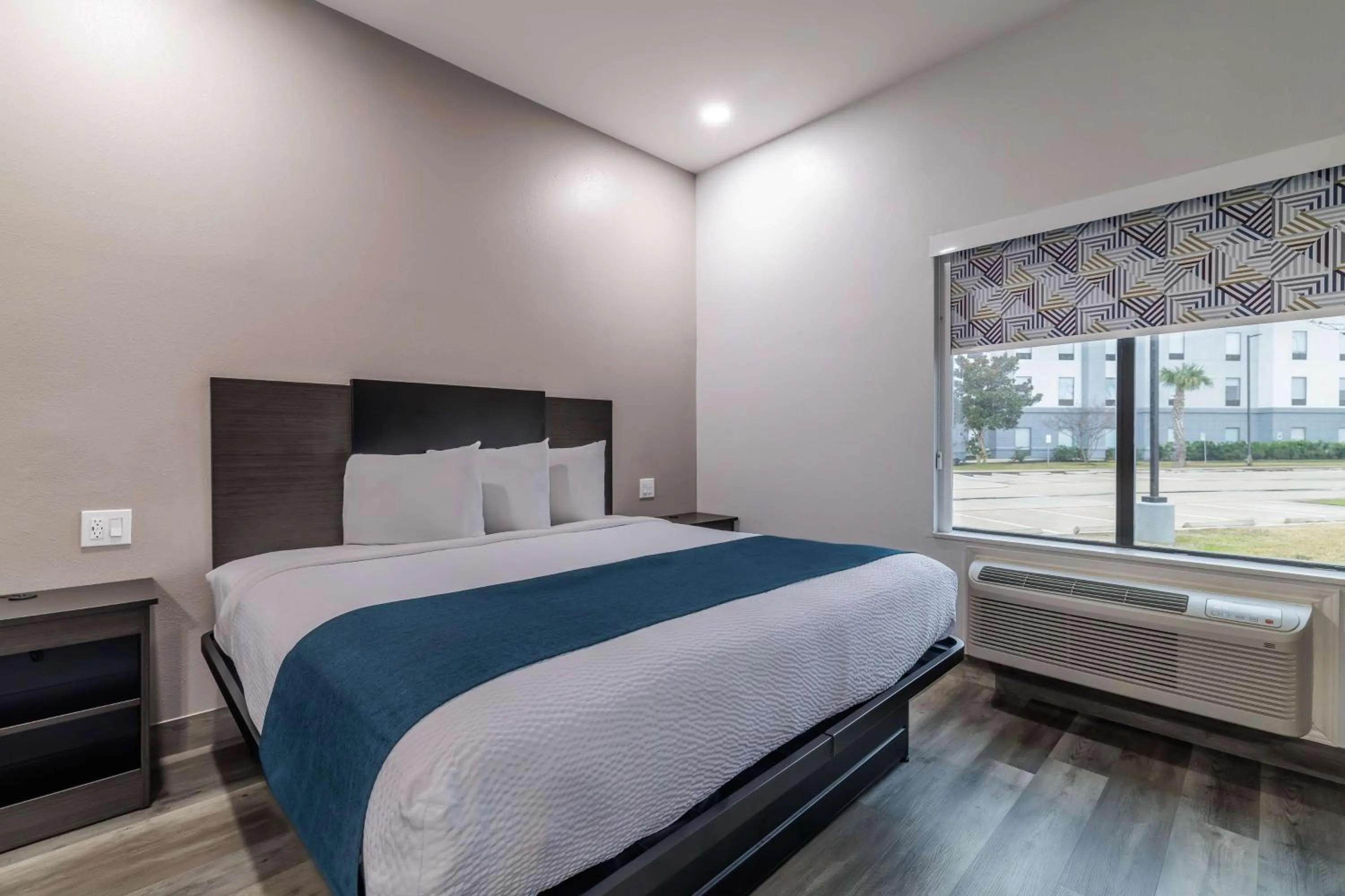 Bedroom, Bed in Motel 6-Brenham, TX