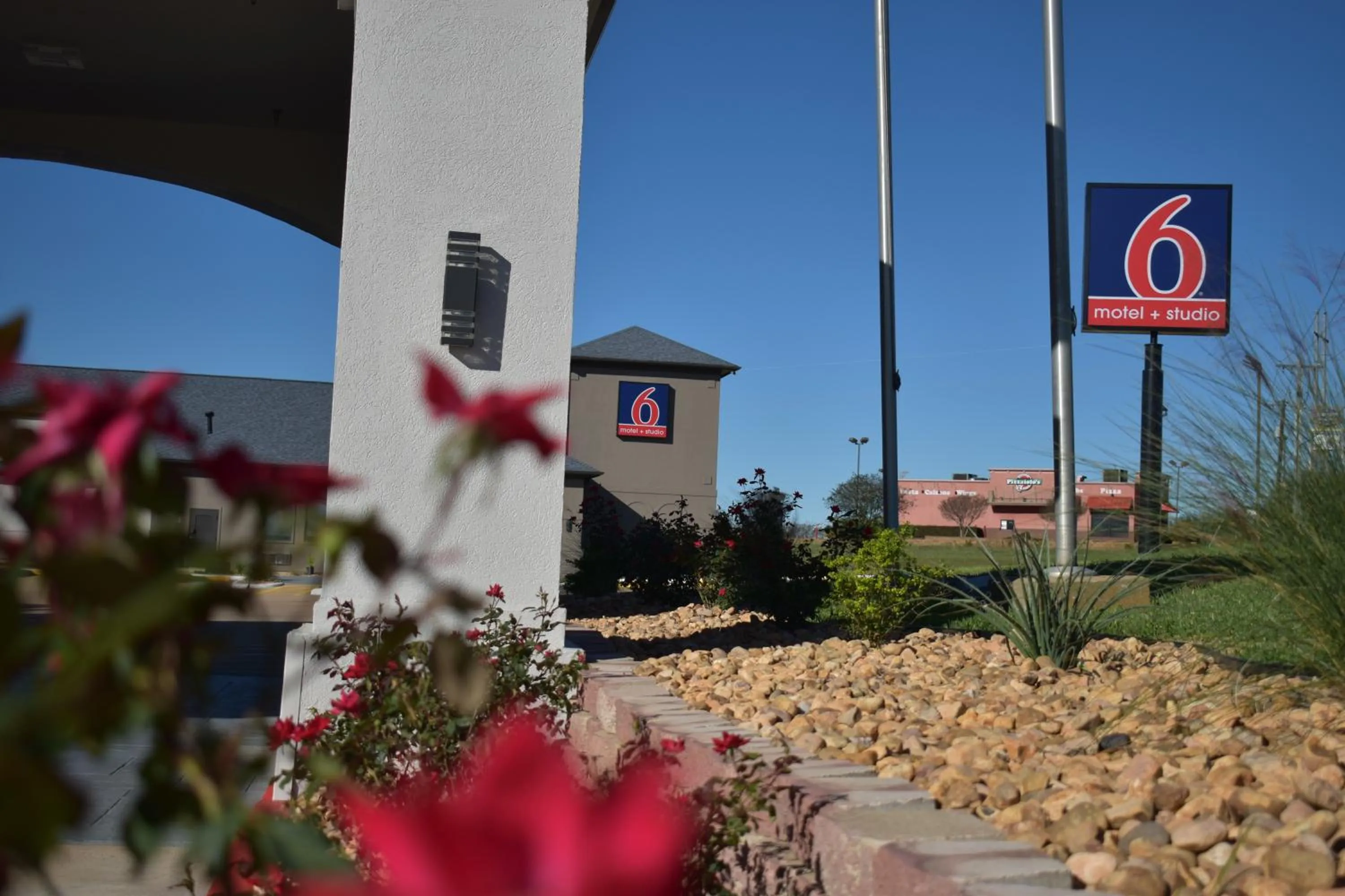 Property building in Motel 6-Brenham, TX