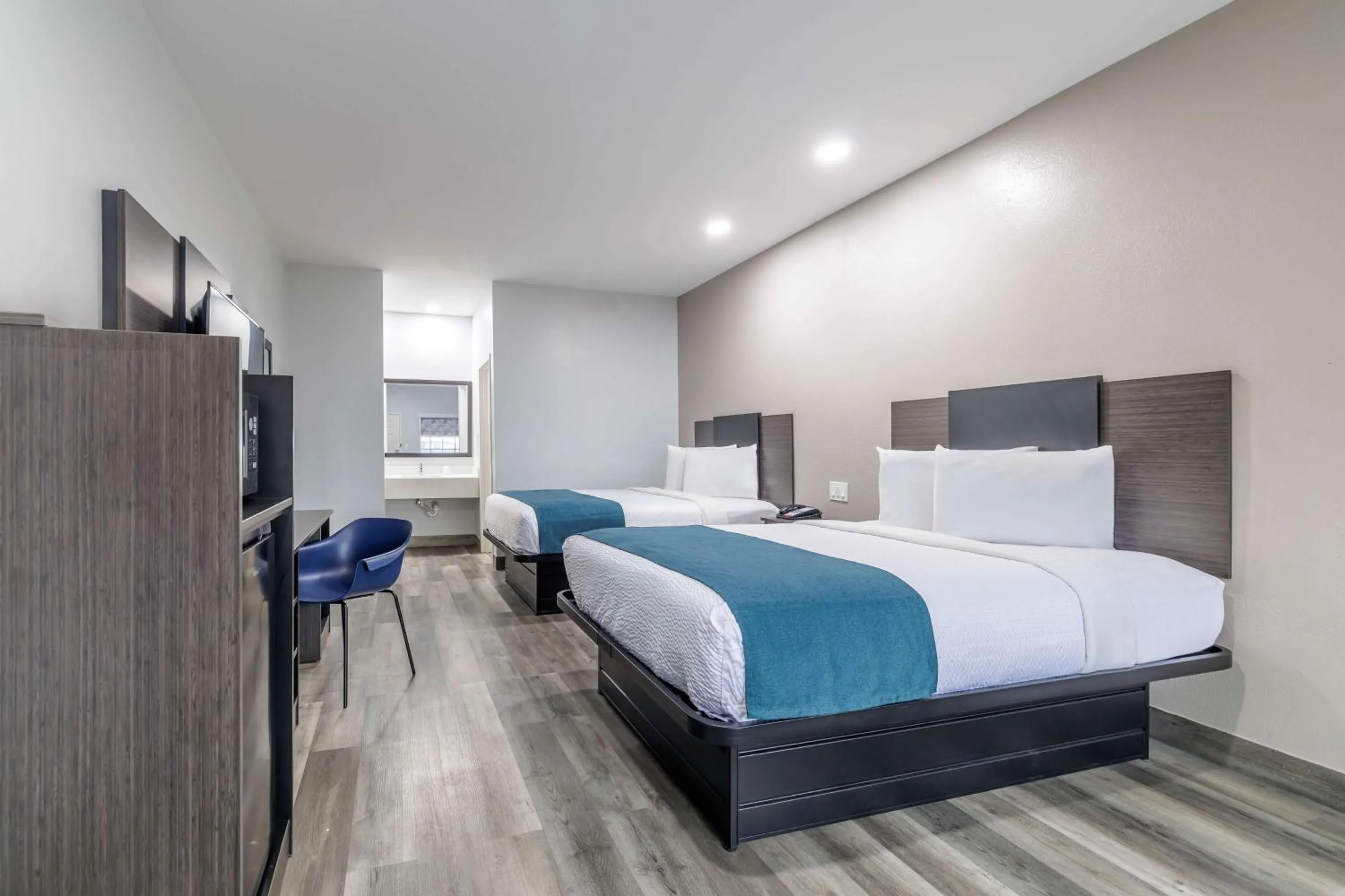 Bedroom, Bed in Motel 6-Brenham, TX