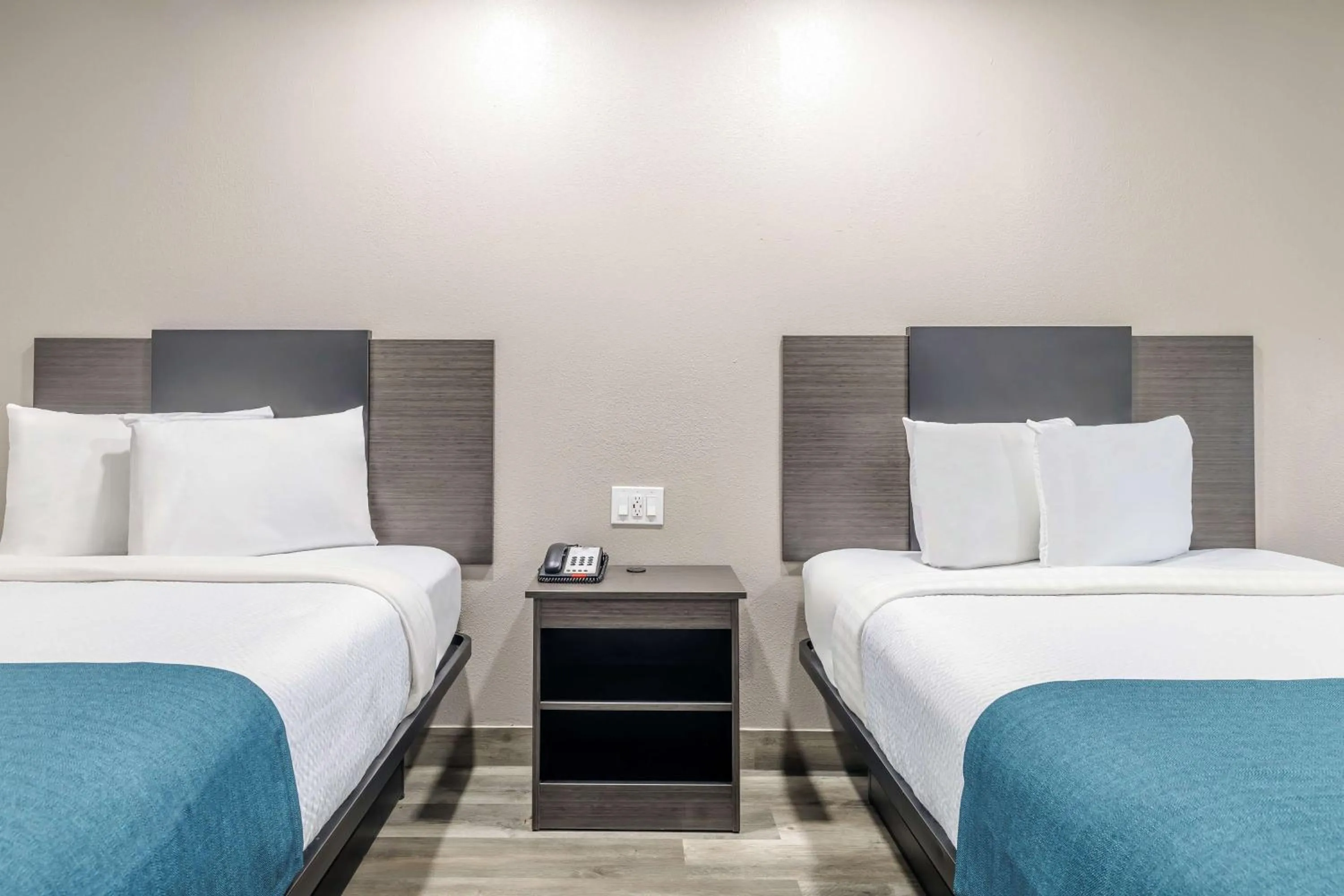 Bedroom, Bed in Motel 6-Brenham, TX